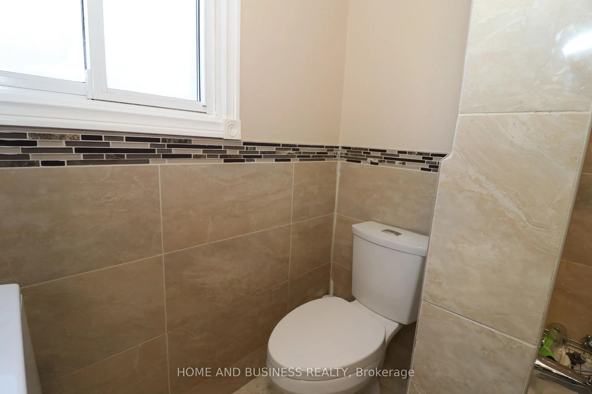 Photo 31 of 10 Hudson Drive W, Brampton, Fletcher's West — HOMEH
