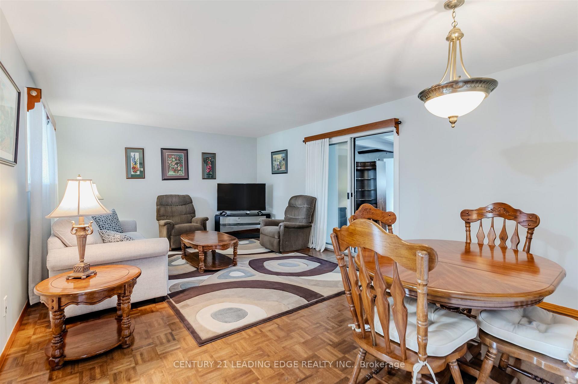 Photo 3 of 41 Stanley Court, Brampton, Brampton South — HOMEH