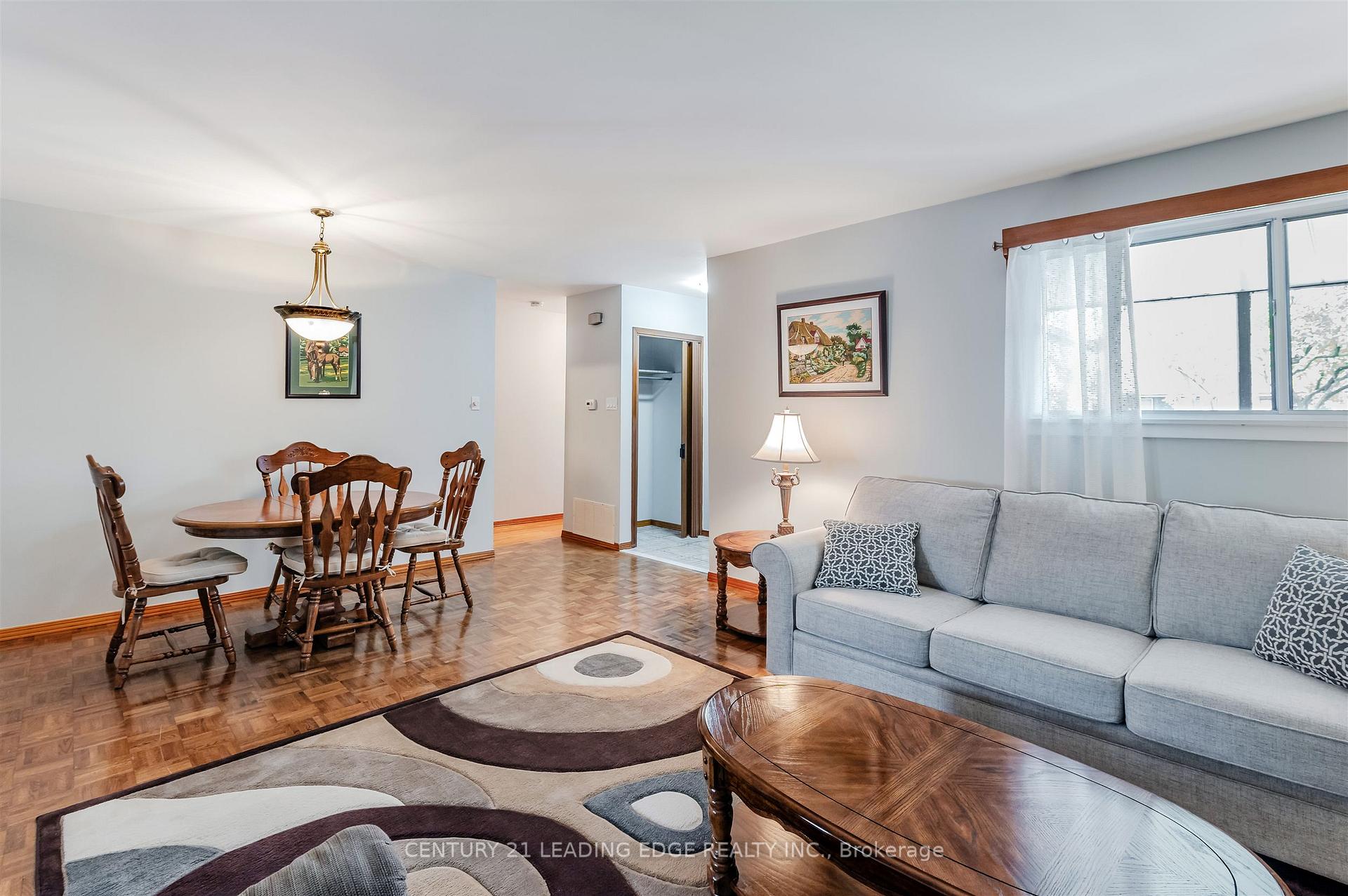 Photo 5 of 41 Stanley Court, Brampton, Brampton South — HOMEH