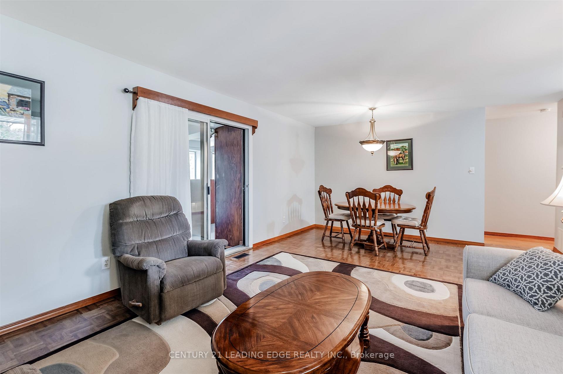 Photo 6 of 41 Stanley Court, Brampton, Brampton South — HOMEH