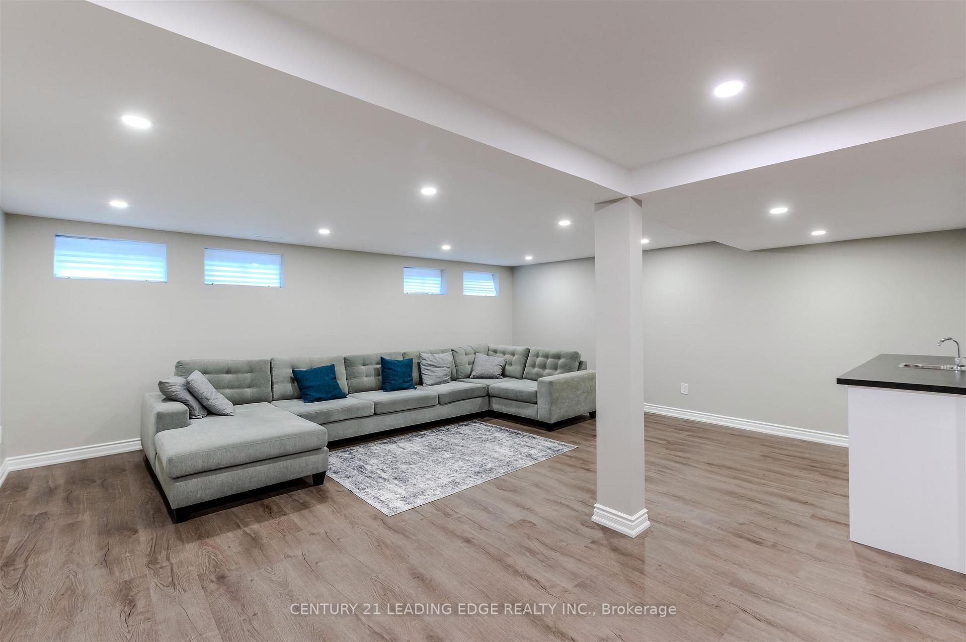 Photo 17 of 41 Stanley Court, Brampton, Brampton South — HOMEH