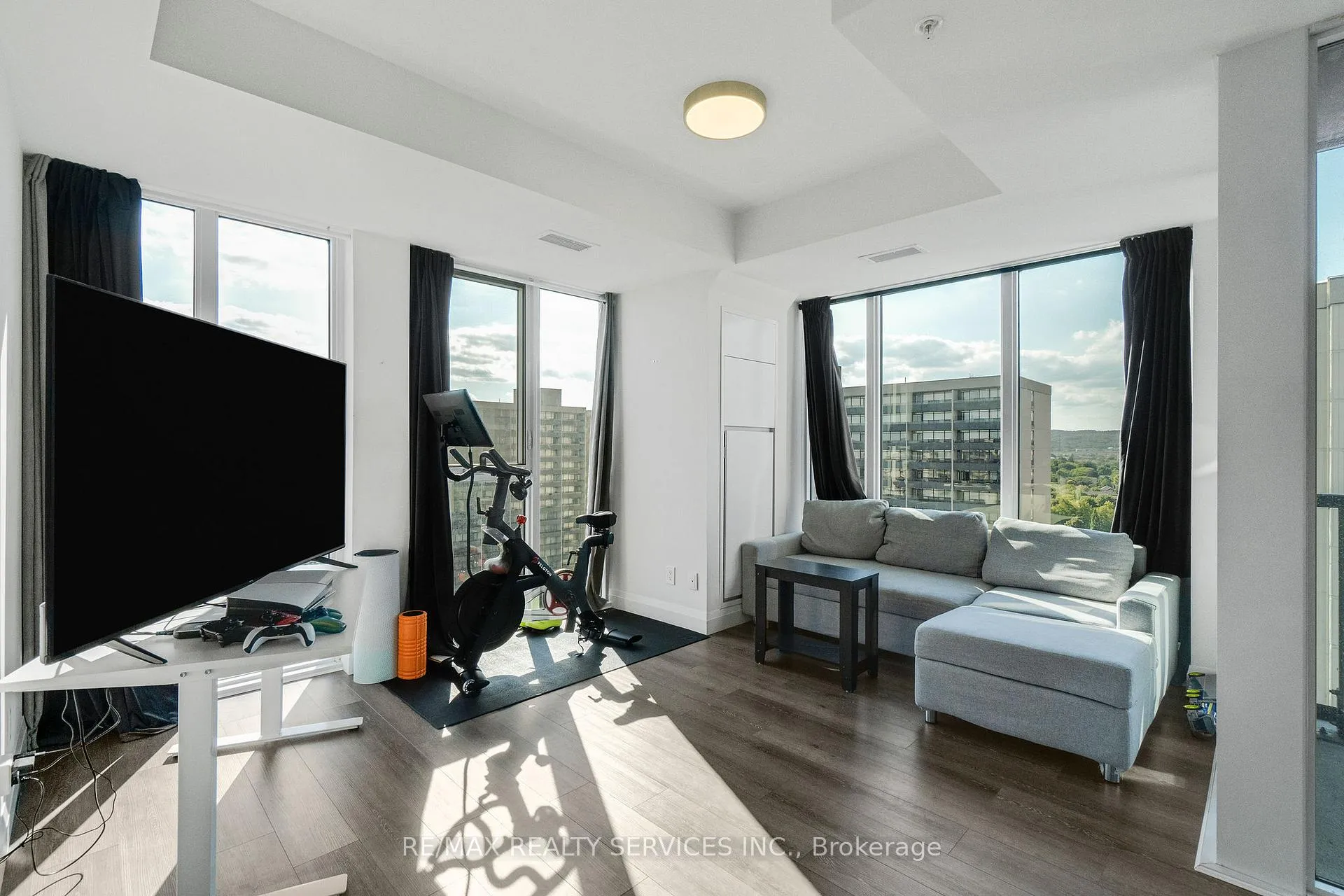 Photo 10 of Unit 1302, 500 Brock Avenue, Burlington, Brant — HOMEH