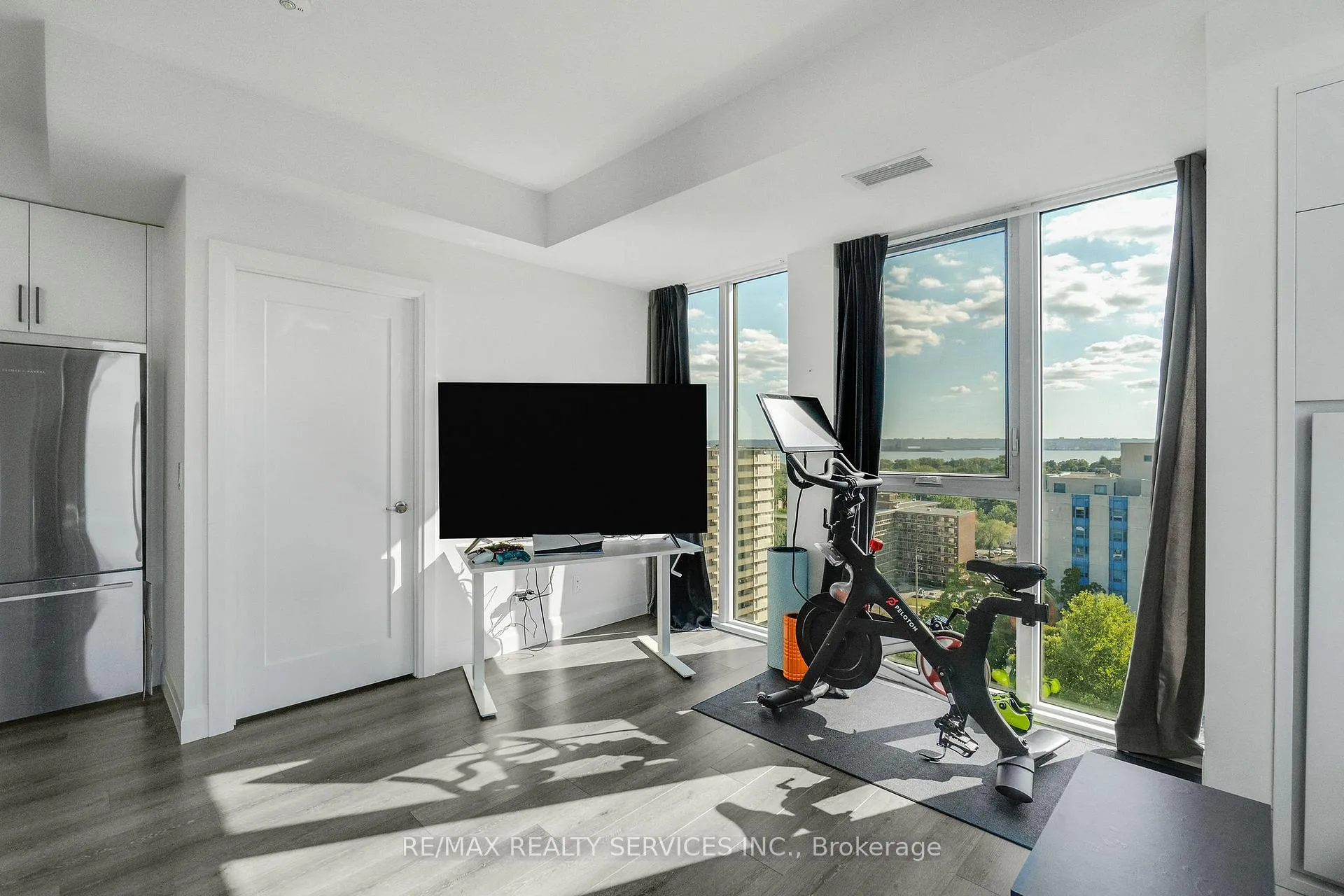 Photo 11 of Unit 1302, 500 Brock Avenue, Burlington, Brant — HOMEH