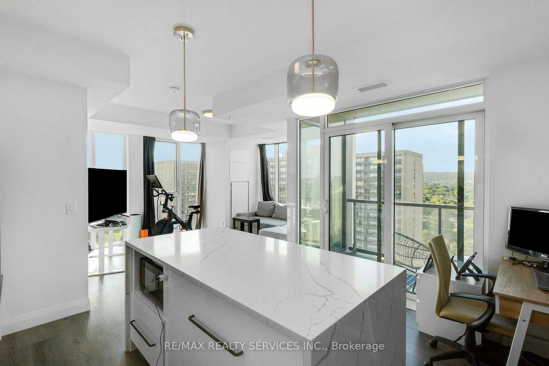 Photo 13 of Unit 1302, 500 Brock Avenue, Burlington, Brant — HOMEH