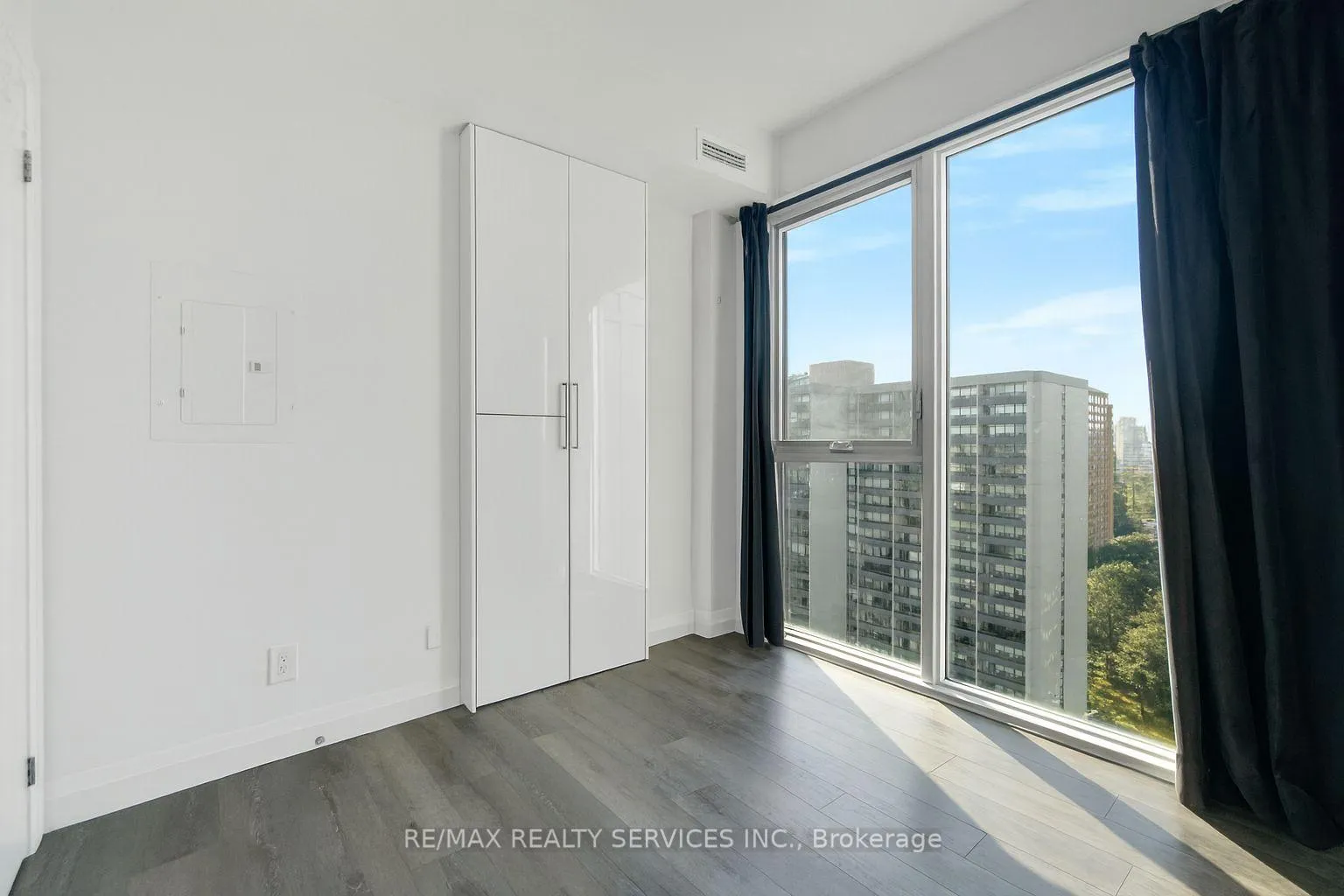 Photo 21 of Unit 1302, 500 Brock Avenue, Burlington, Brant — HOMEH