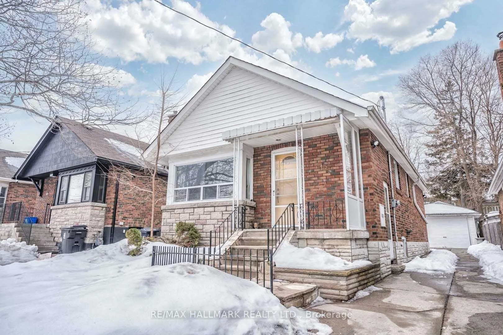 Front of 18 Roblin Avenue