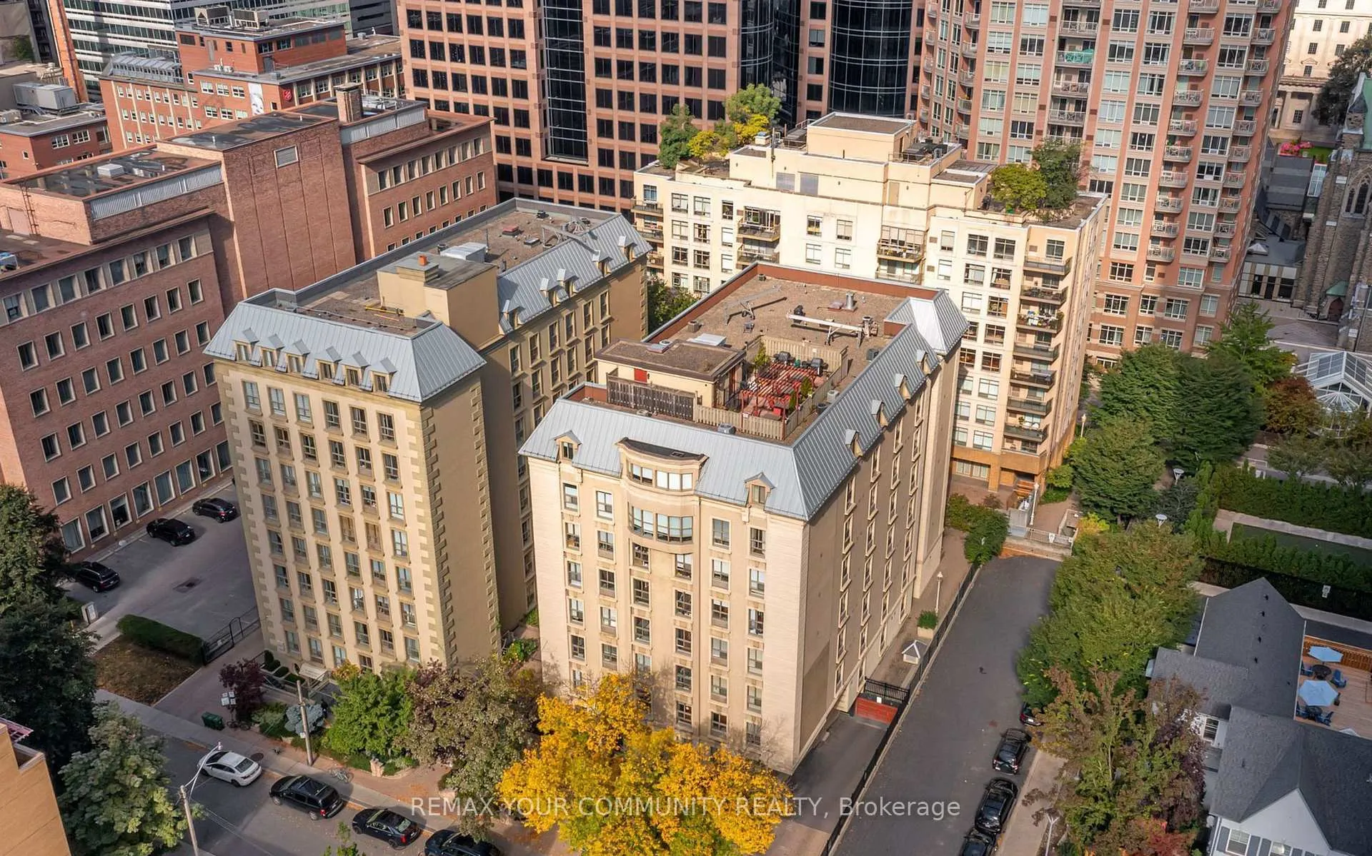 Front of Unit 211, 88 Charles Street