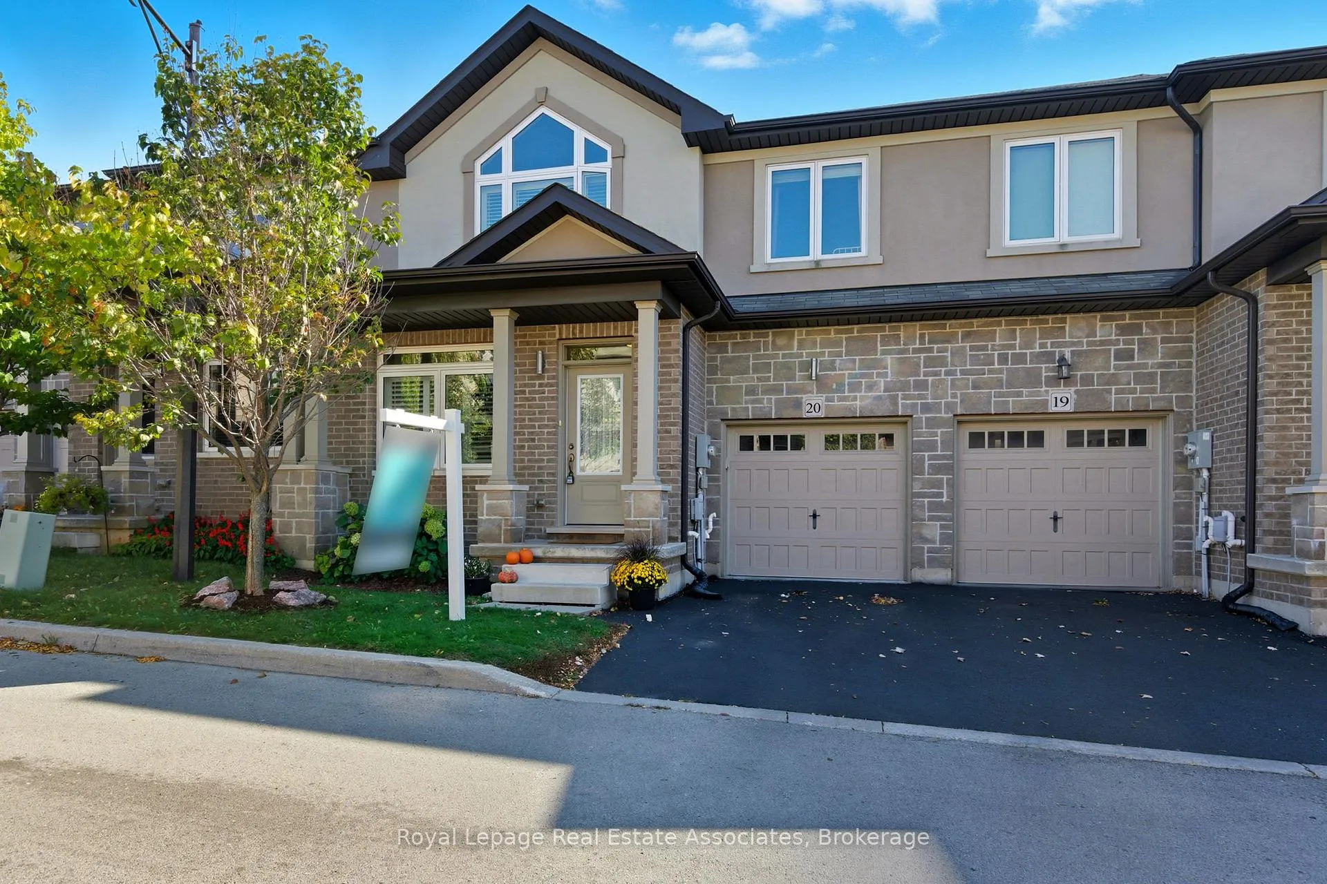 Photo 2 of Unit 20, 421 Kitty Murray Lane, Hamilton, Meadowlands — HOMEH
