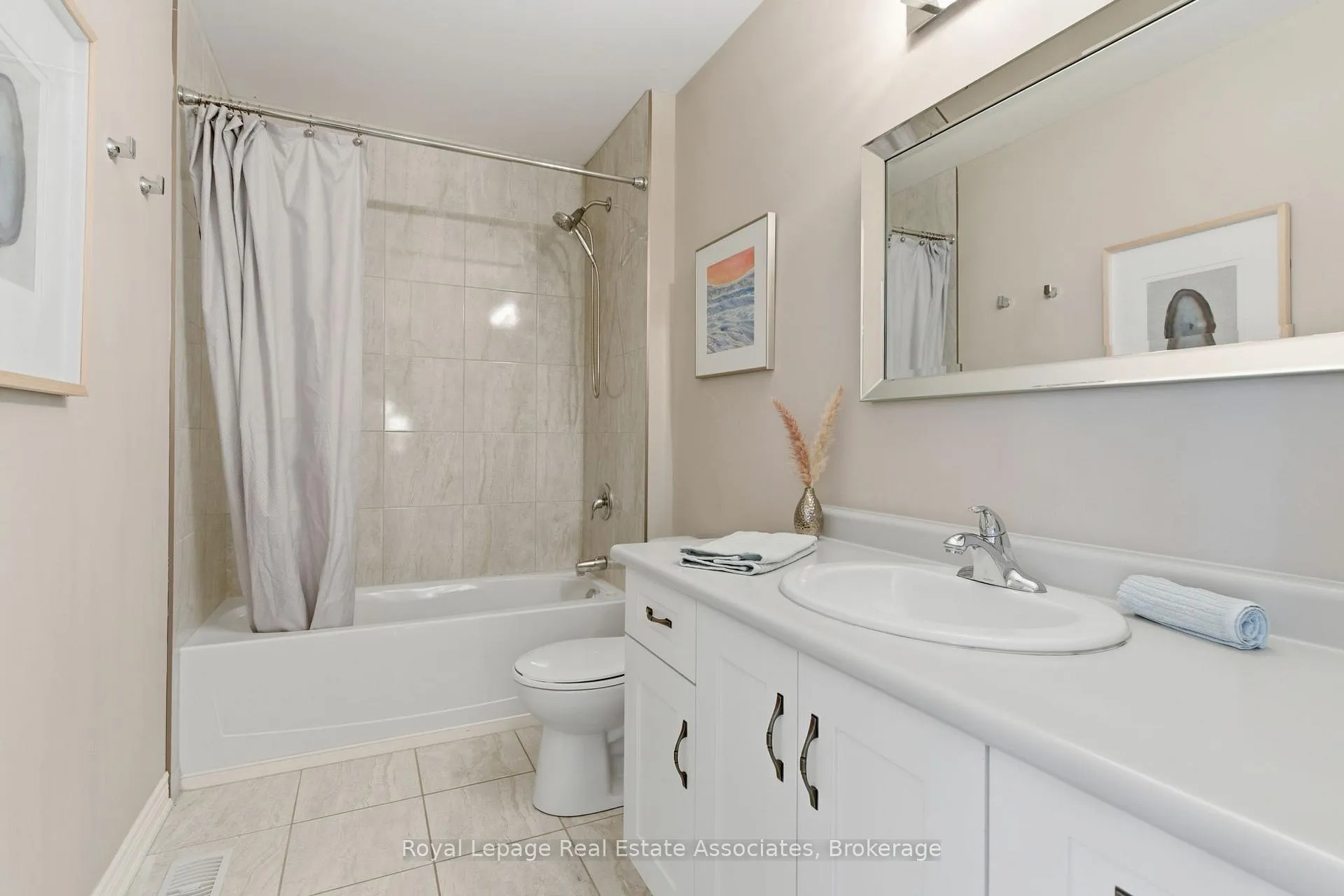 Photo 30 of Unit 20, 421 Kitty Murray Lane, Hamilton, Meadowlands — HOMEH