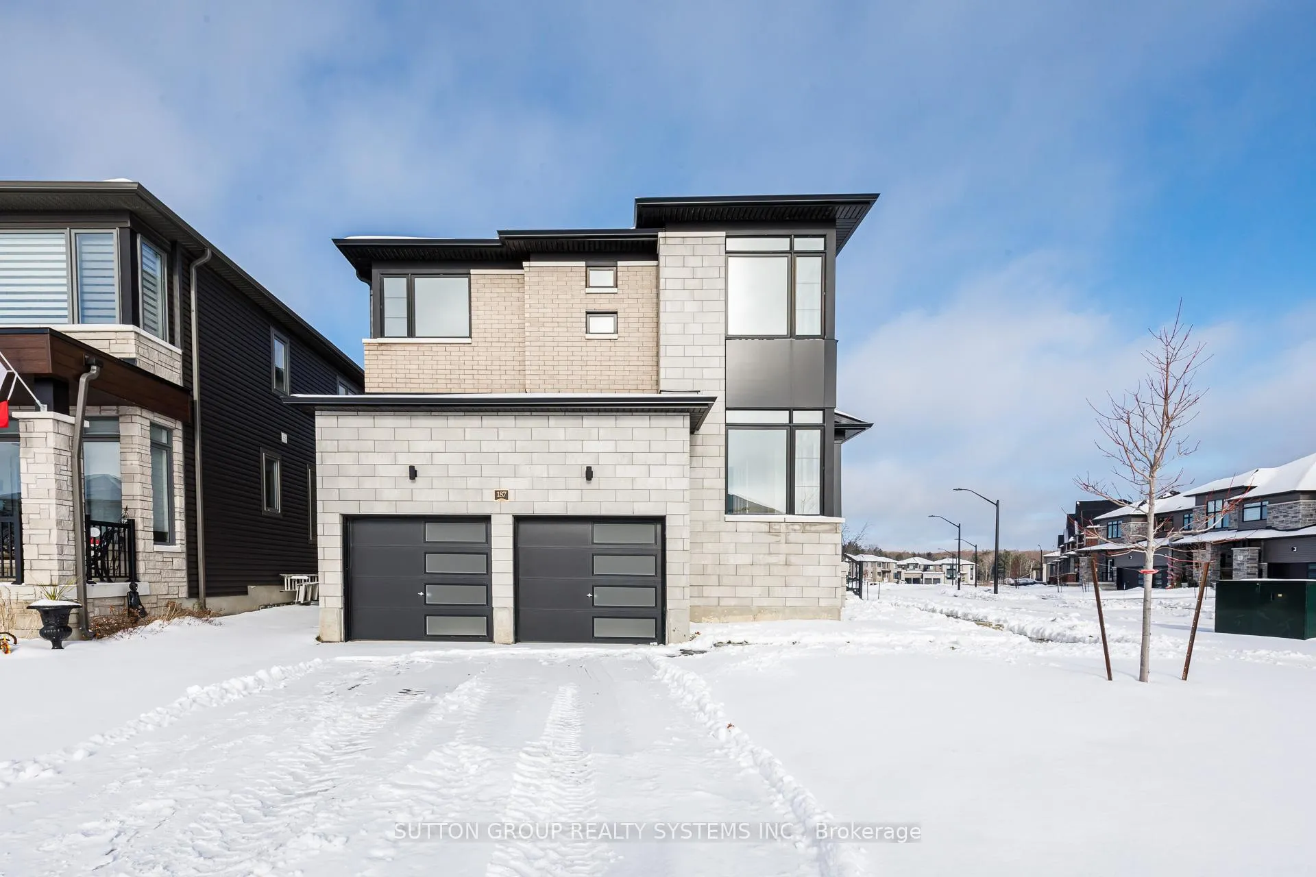 Photo 3 of 187 Roseanne Circle, Wasaga Beach — HOMEH