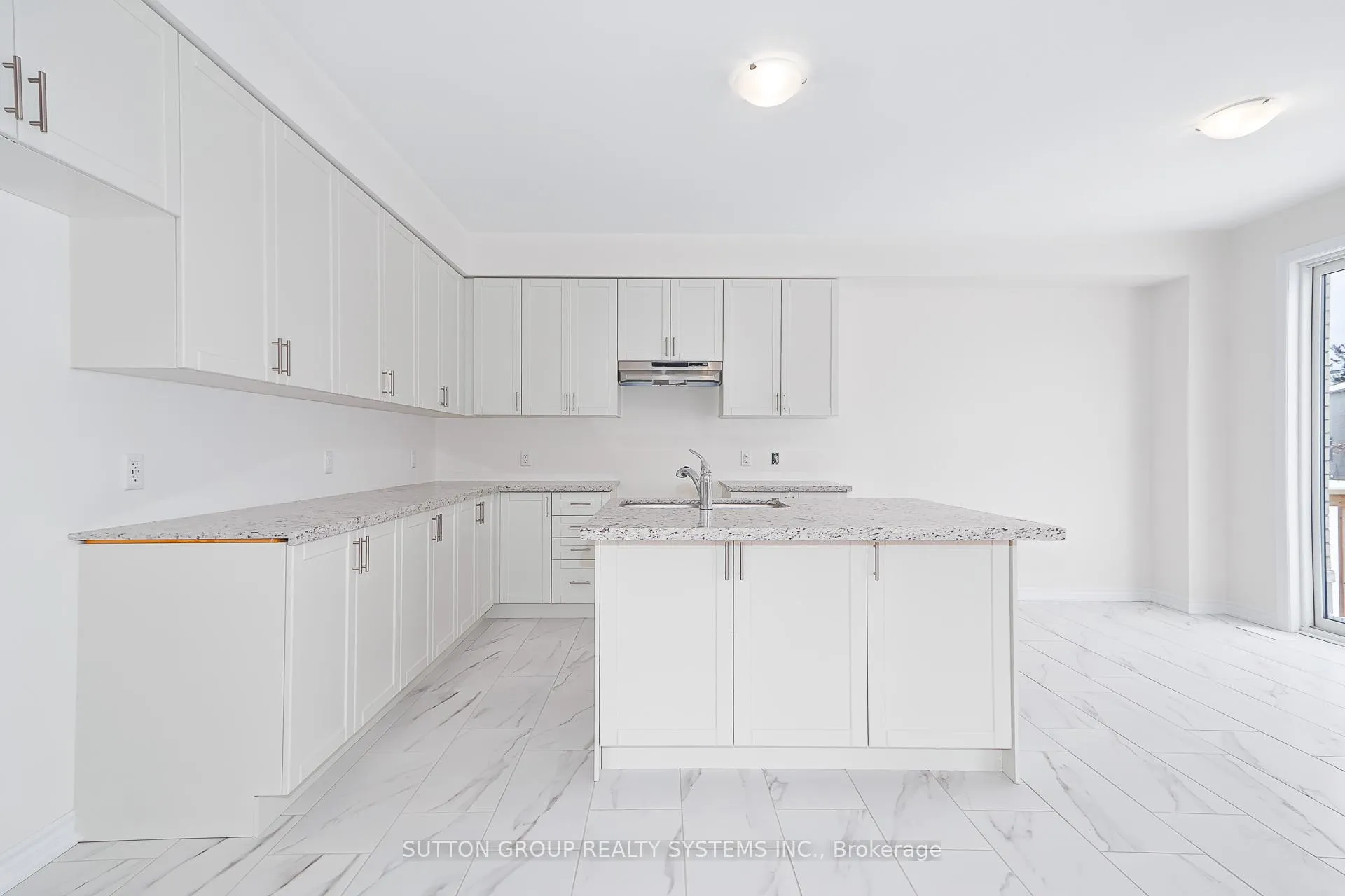 Photo 12 of 187 Roseanne Circle, Wasaga Beach — HOMEH