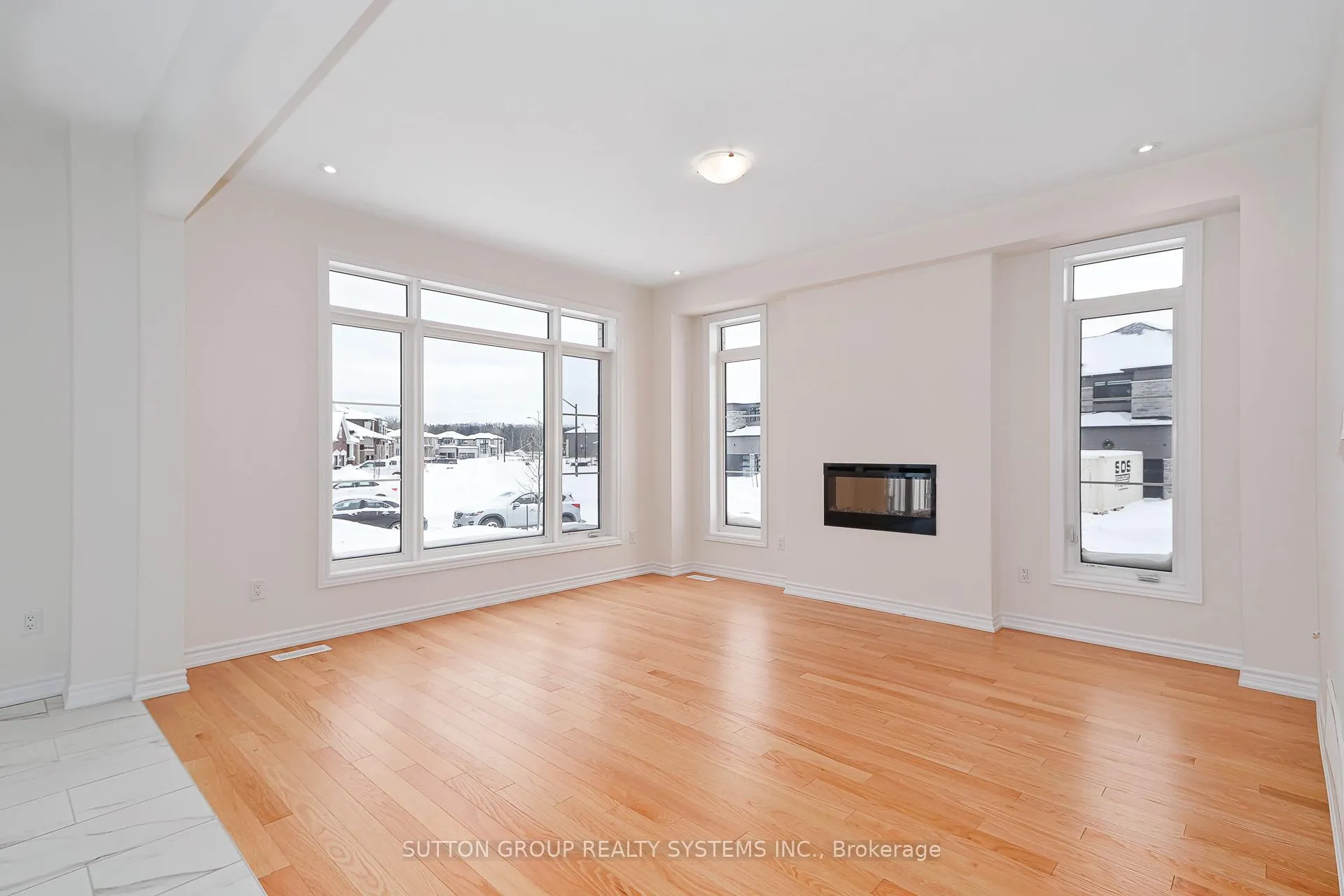 Photo 16 of 187 Roseanne Circle, Wasaga Beach — HOMEH