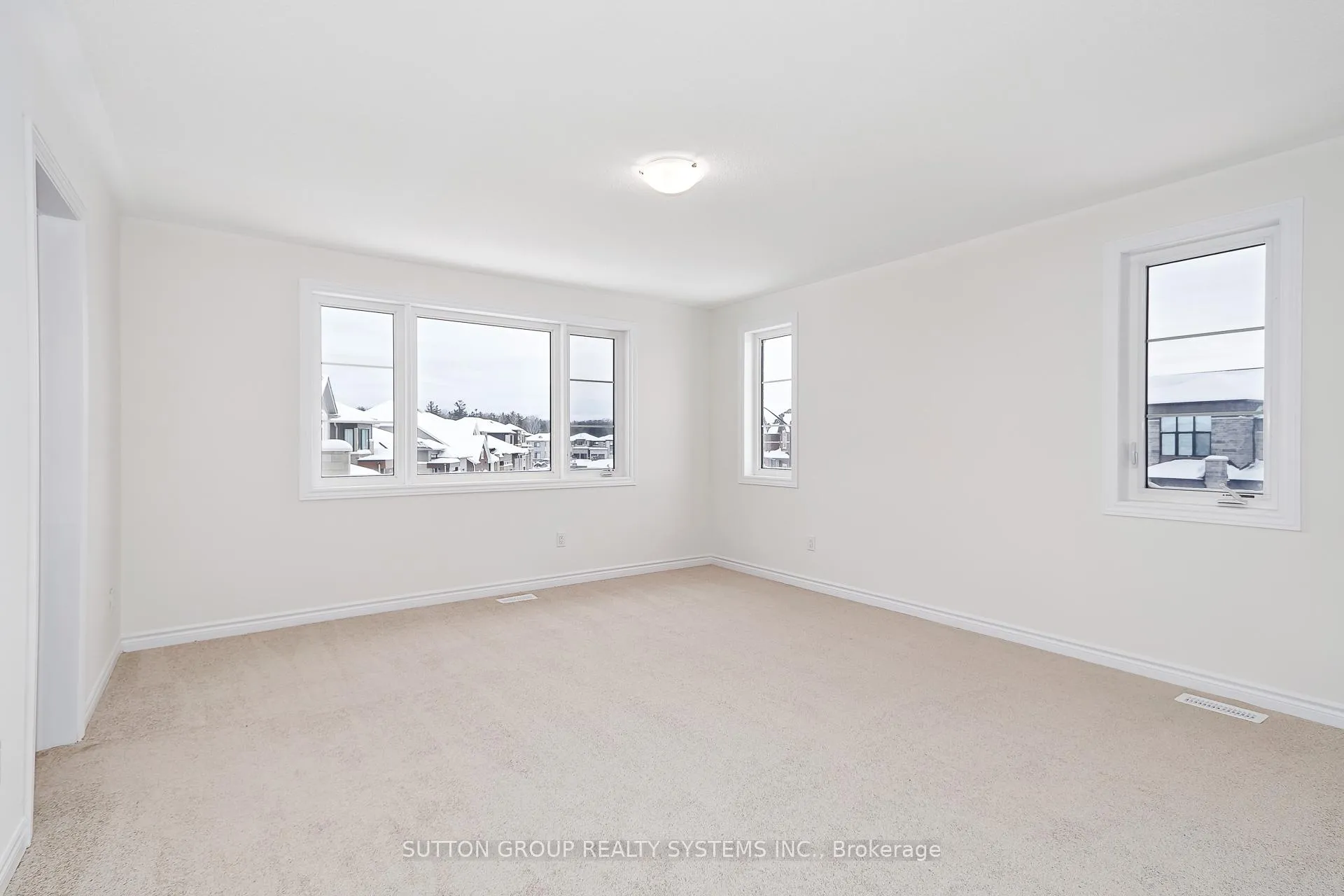 Photo 23 of 187 Roseanne Circle, Wasaga Beach — HOMEH