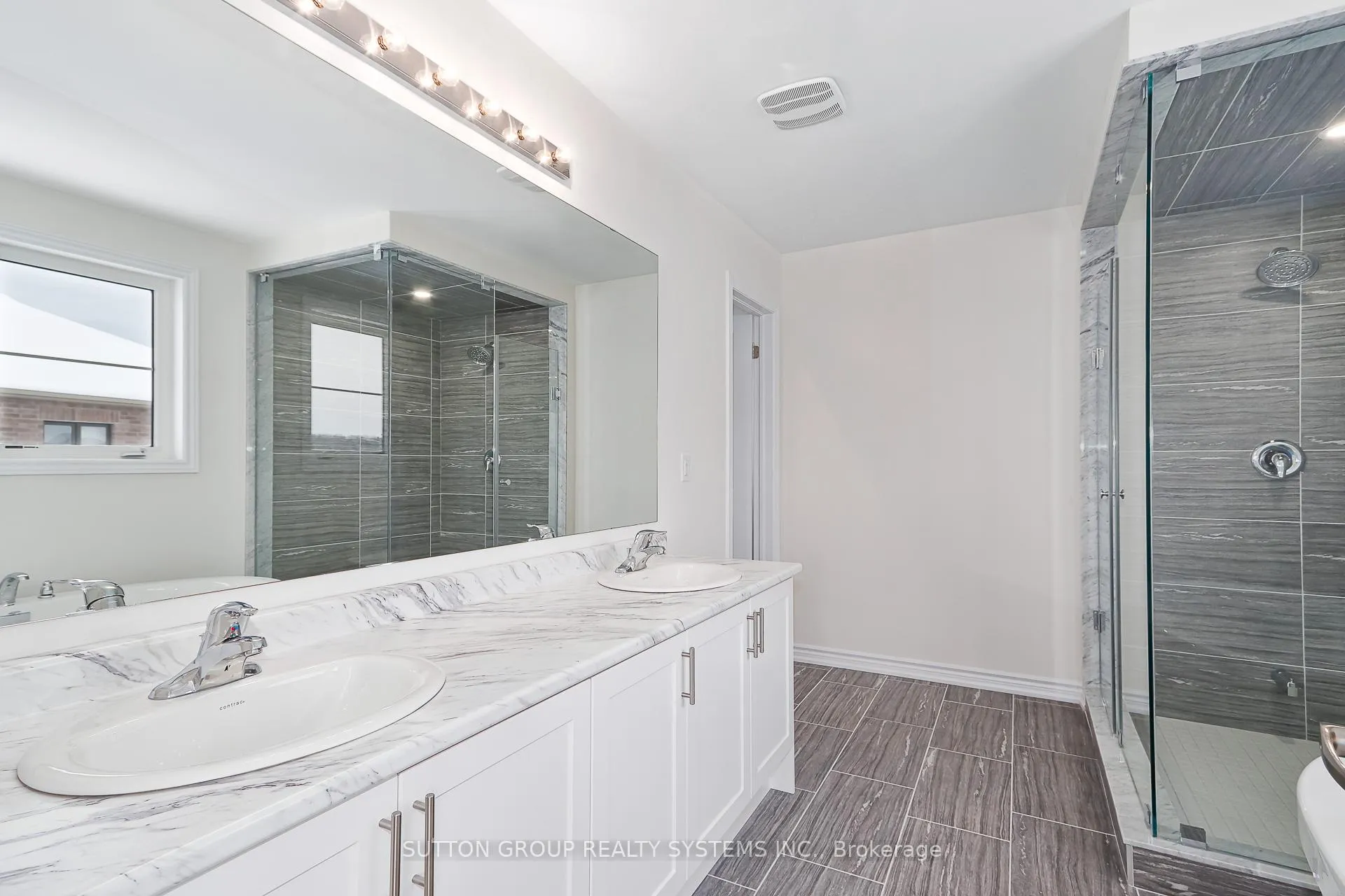 Photo 25 of 187 Roseanne Circle, Wasaga Beach — HOMEH
