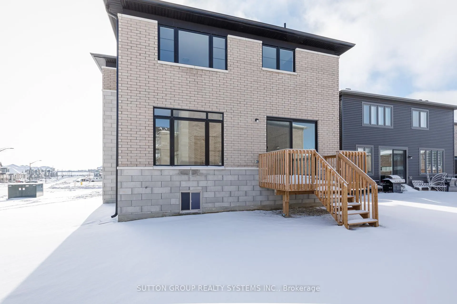Photo 34 of 187 Roseanne Circle, Wasaga Beach — HOMEH
