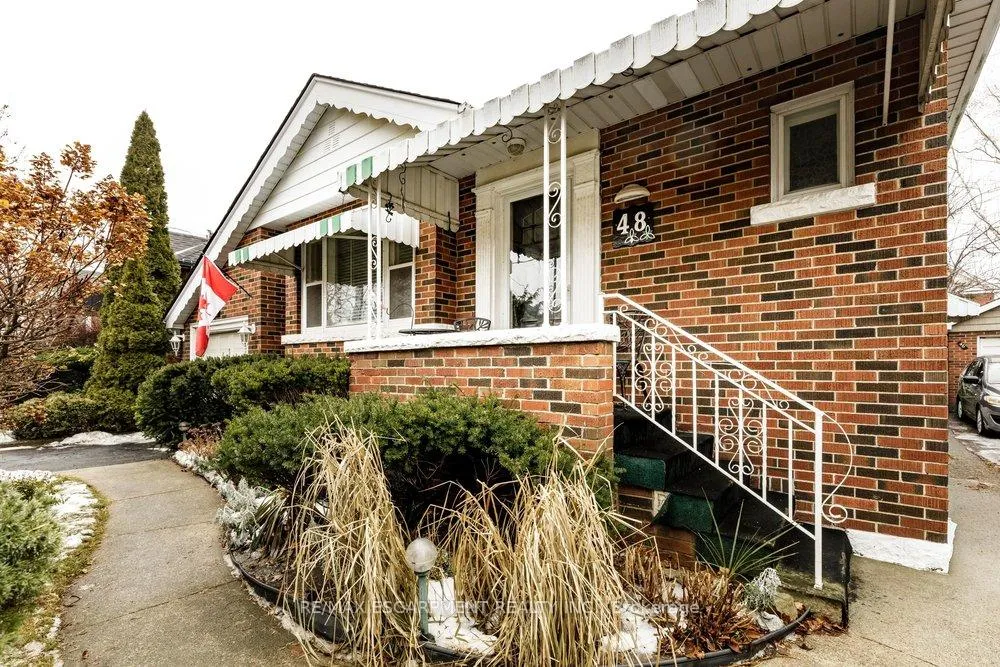Photo 2 of 48 Crosthwaite Avenue S, Hamilton, Bartonville — HOMEH