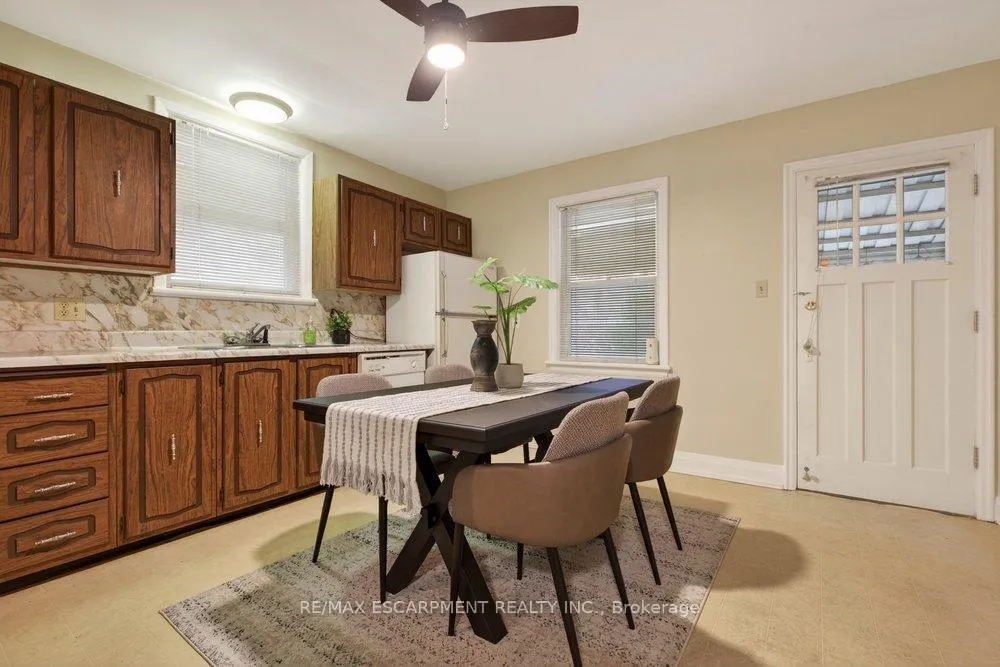 Photo 7 of 48 Crosthwaite Avenue S, Hamilton, Bartonville — HOMEH