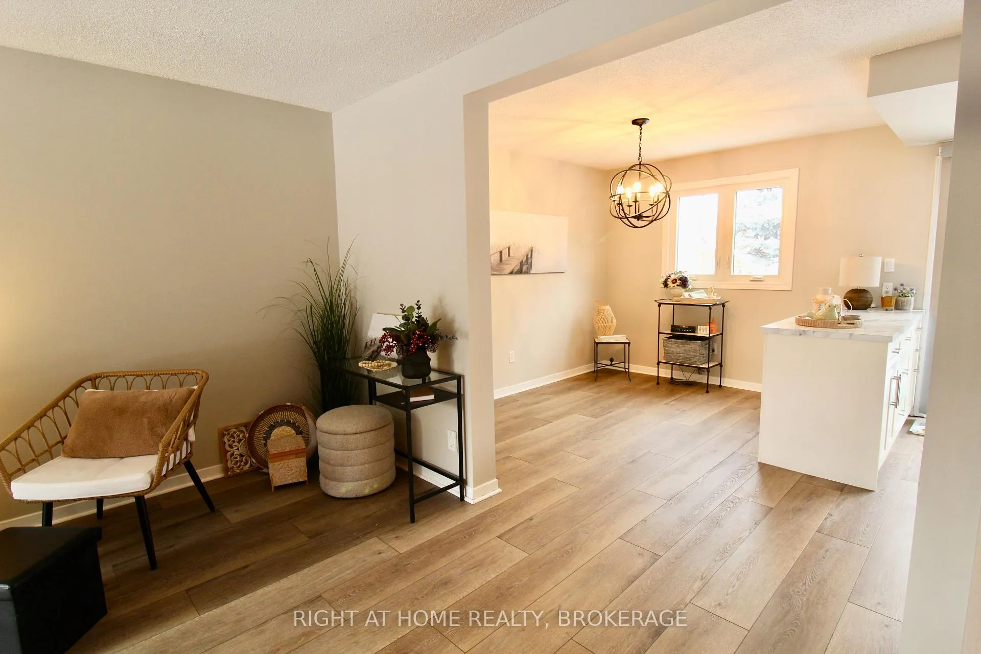 Photo 4 of Unit 54, 178 Scott Street, St. Catharines, Fairview — HOMEH