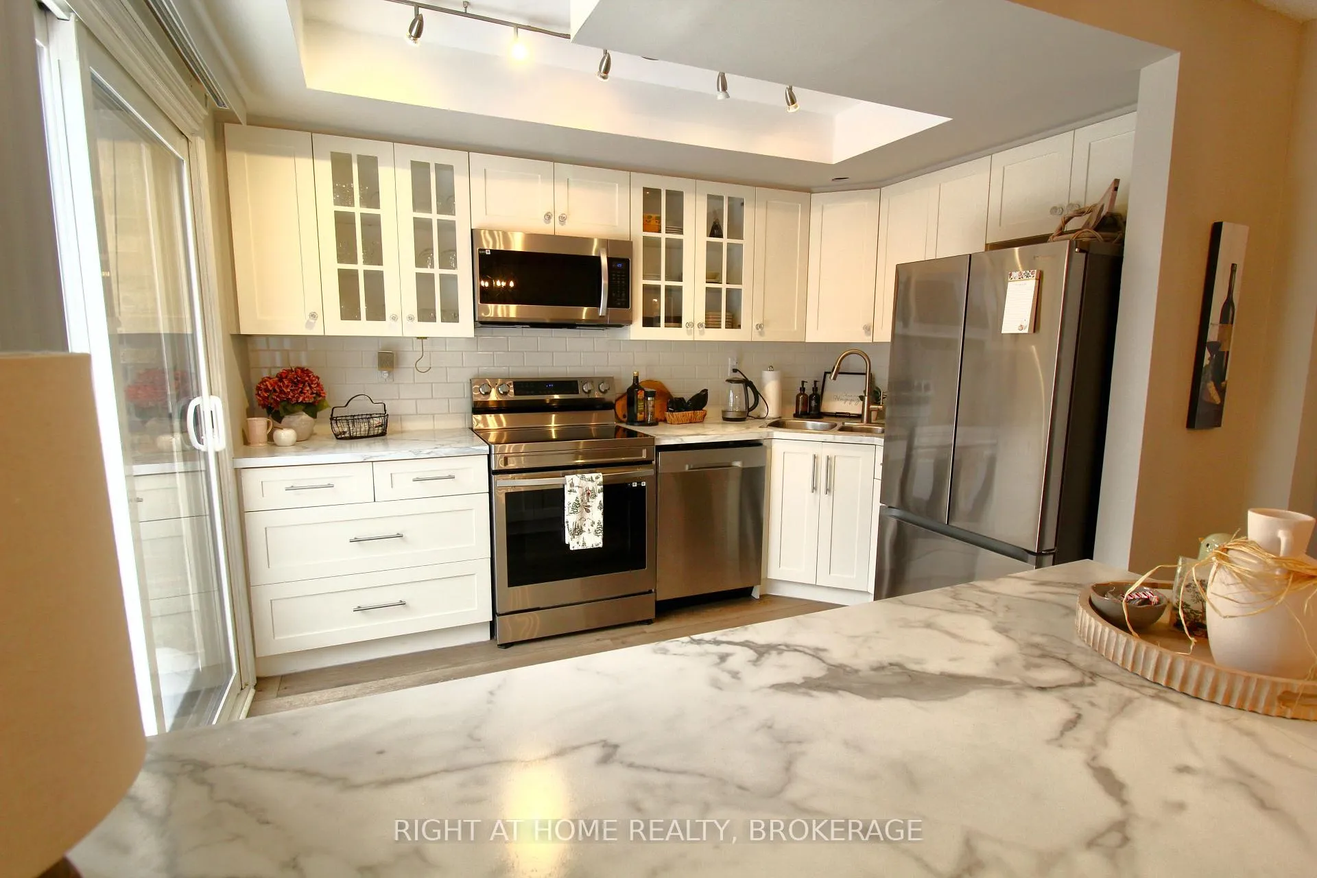 Photo 7 of Unit 54, 178 Scott Street, St. Catharines, Fairview — HOMEH