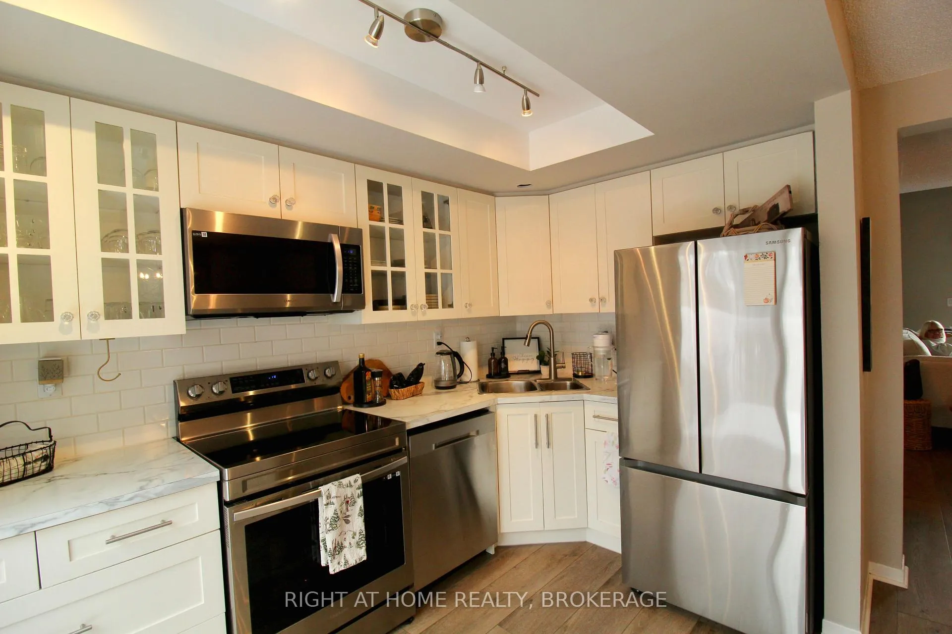 Photo 8 of Unit 54, 178 Scott Street, St. Catharines, Fairview — HOMEH