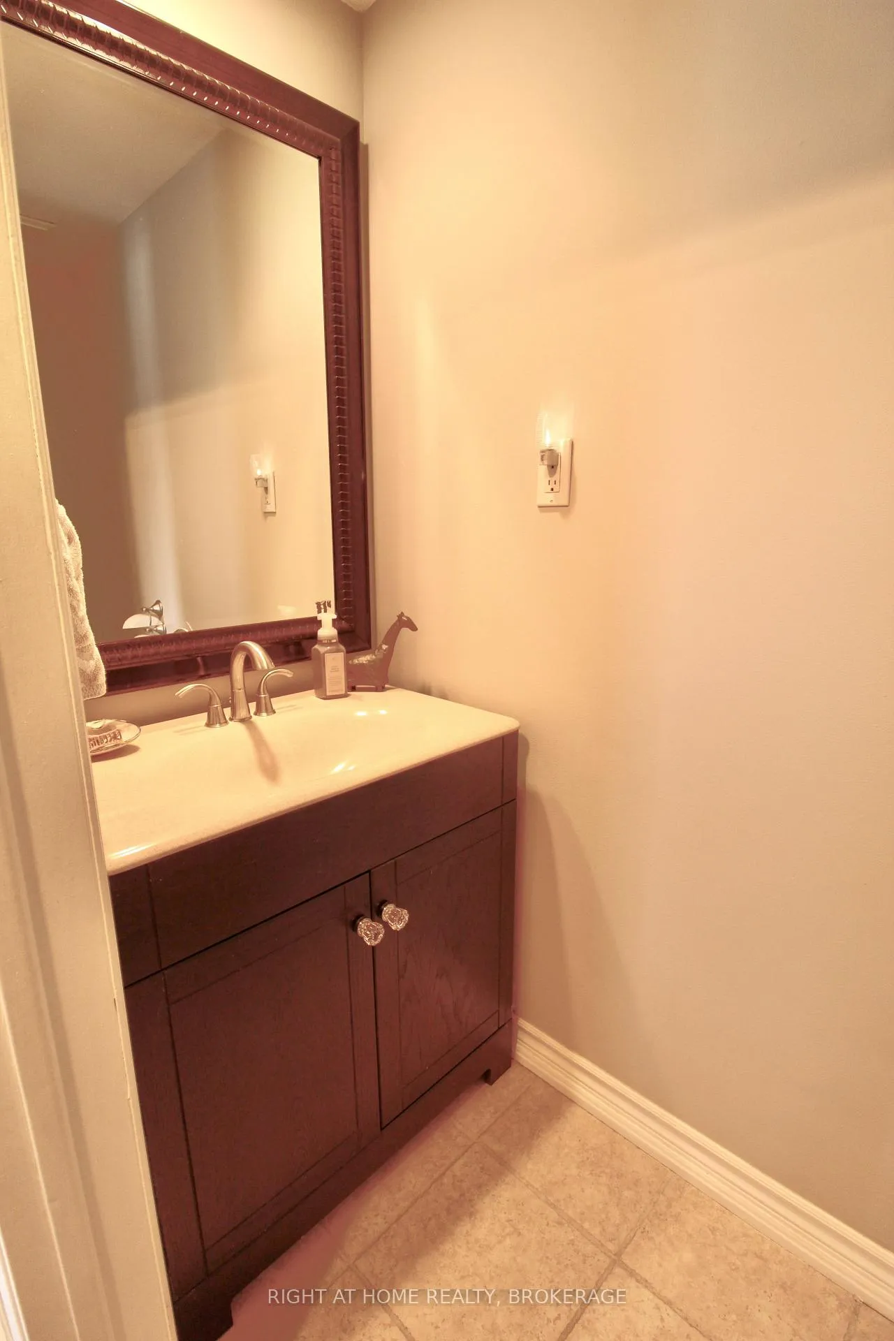 Photo 17 of Unit 54, 178 Scott Street, St. Catharines, Fairview — HOMEH