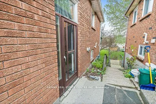 Photo 11 of 632 Main Street, Shelburne — HOMEH