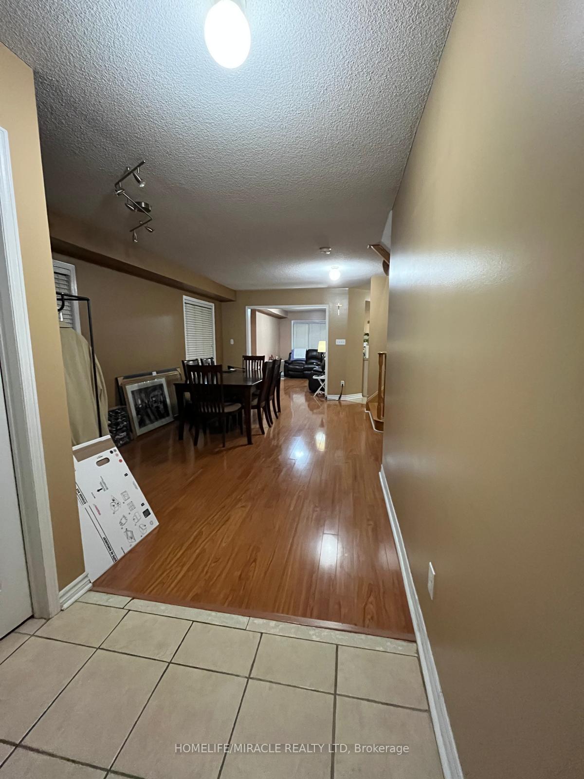 Photo 2 of 38 Charcoal Way, Brampton, Bram West — HOMEH