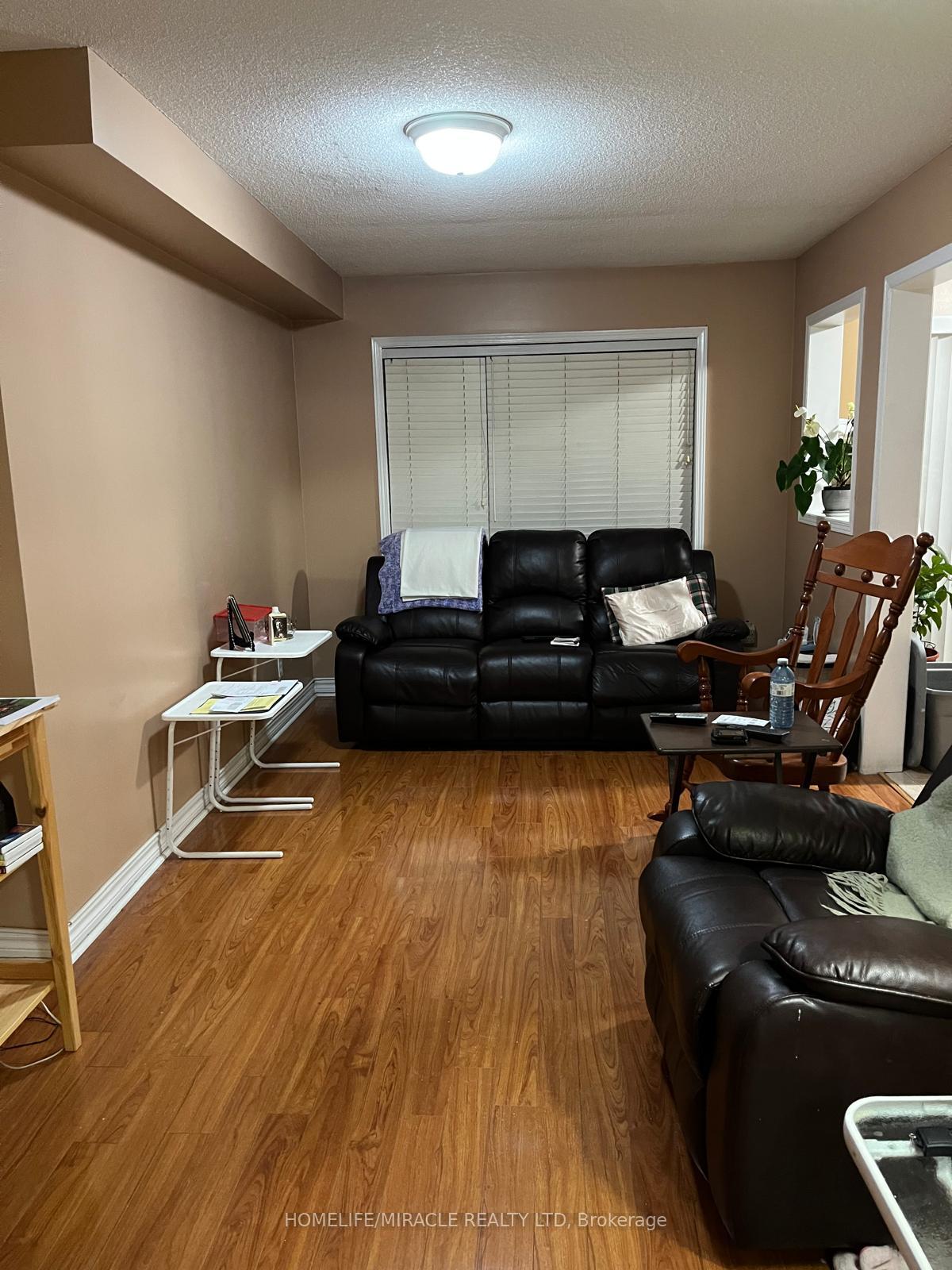 Photo 6 of 38 Charcoal Way, Brampton, Bram West — HOMEH