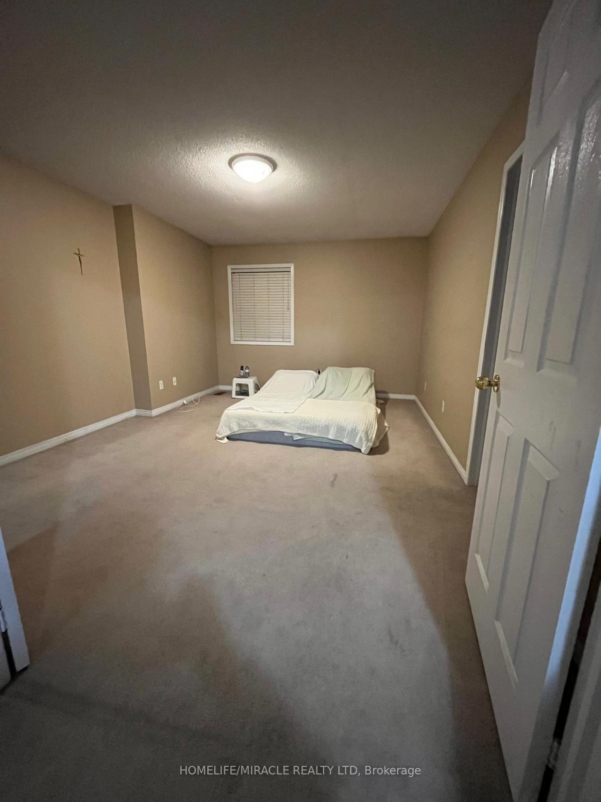 Photo 7 of 38 Charcoal Way, Brampton, Bram West — HOMEH