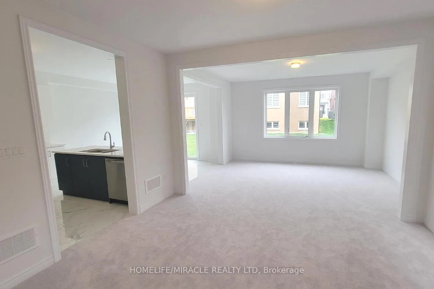 Photo 6 of 2063 Lowry Drive, Oshawa, Taunton — HOMEH