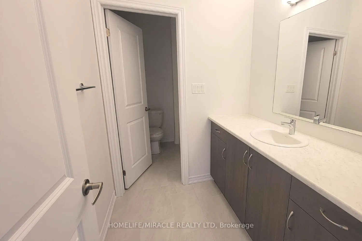 Photo 13 of 2063 Lowry Drive, Oshawa, Taunton — HOMEH