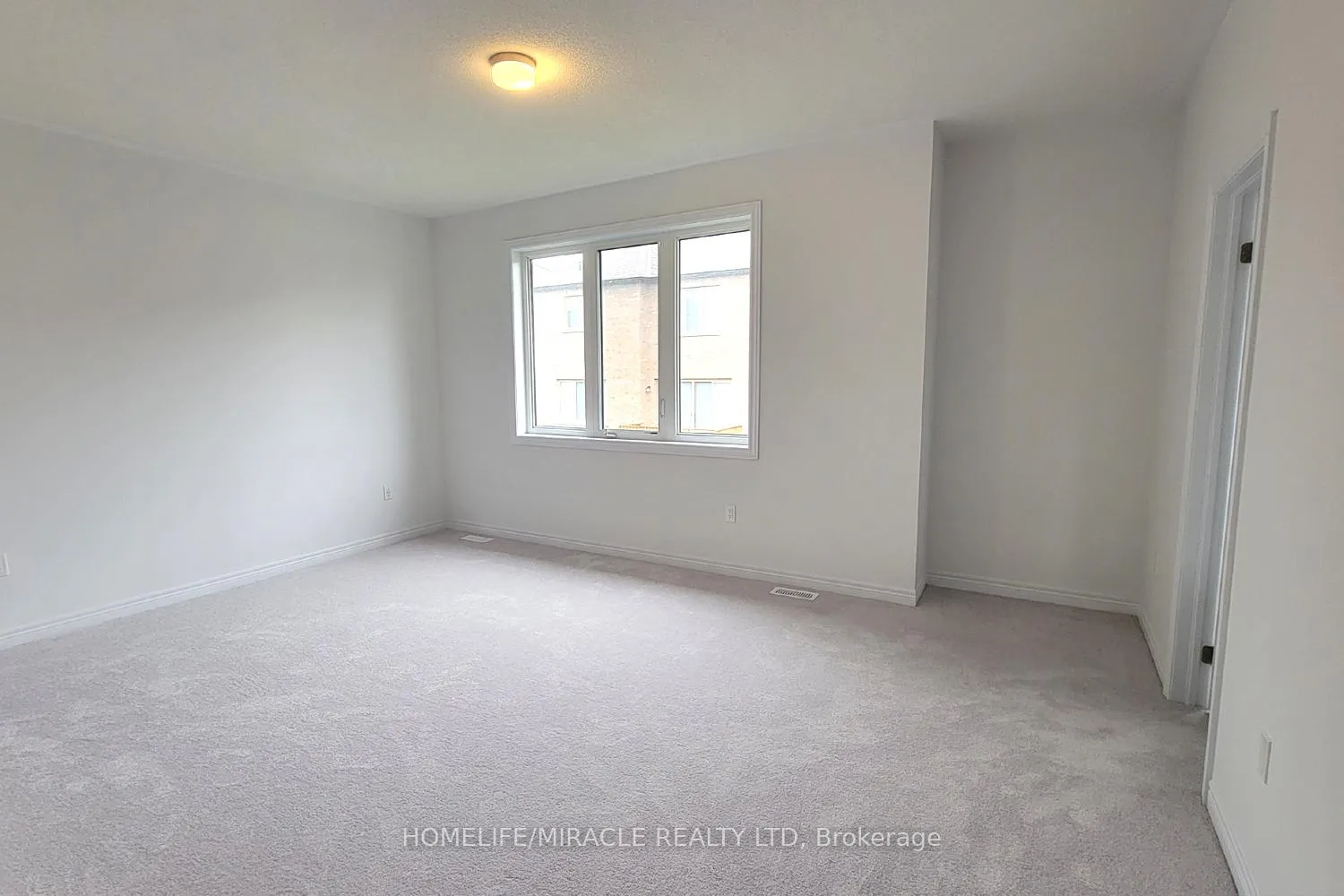 Photo 14 of 2063 Lowry Drive, Oshawa, Taunton — HOMEH