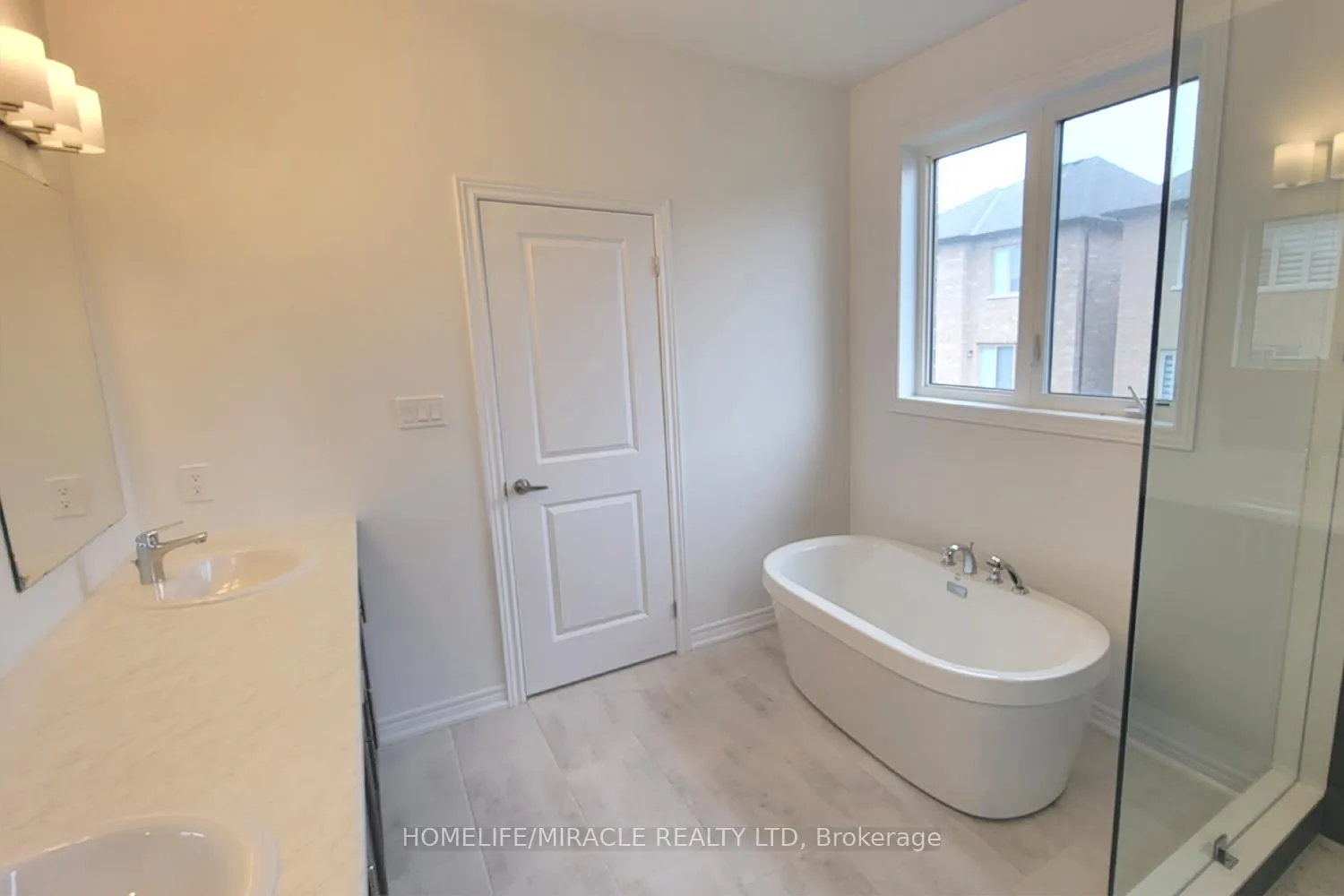 Photo 18 of 2063 Lowry Drive, Oshawa, Taunton — HOMEH