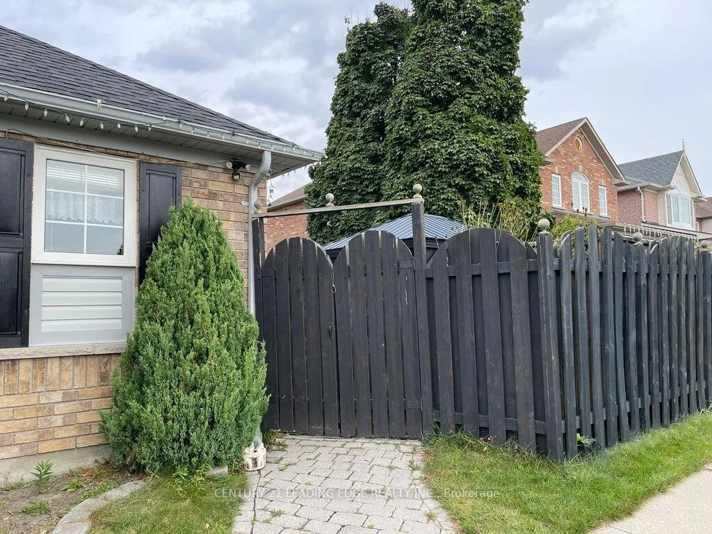 Photo 2 of Unit Bsmt, 1703 Whitestone Drive, Oshawa, Samac — HOMEH