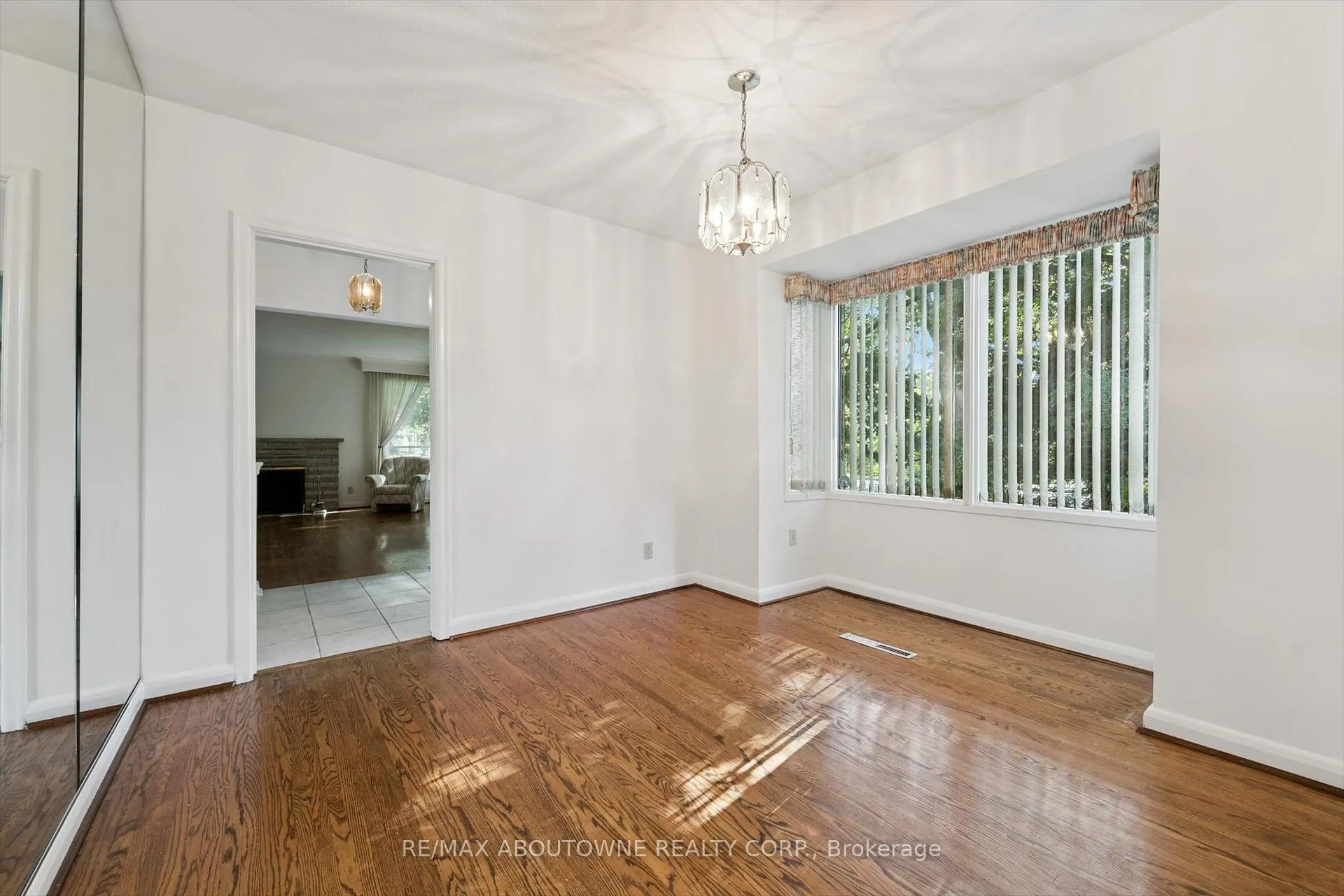 Photo 7 of 1095 Linbrook Road, Oakville, Morrison — HOMEH