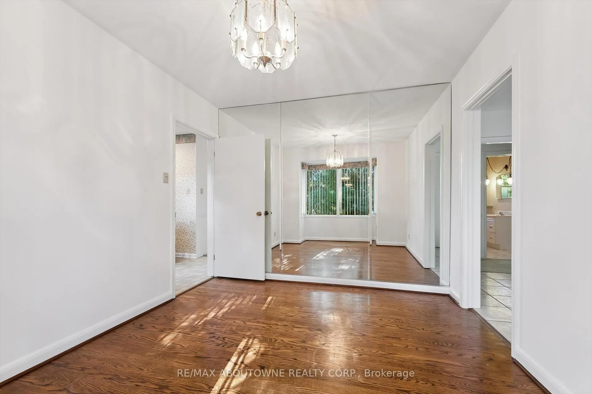 Photo 8 of 1095 Linbrook Road, Oakville, Morrison — HOMEH