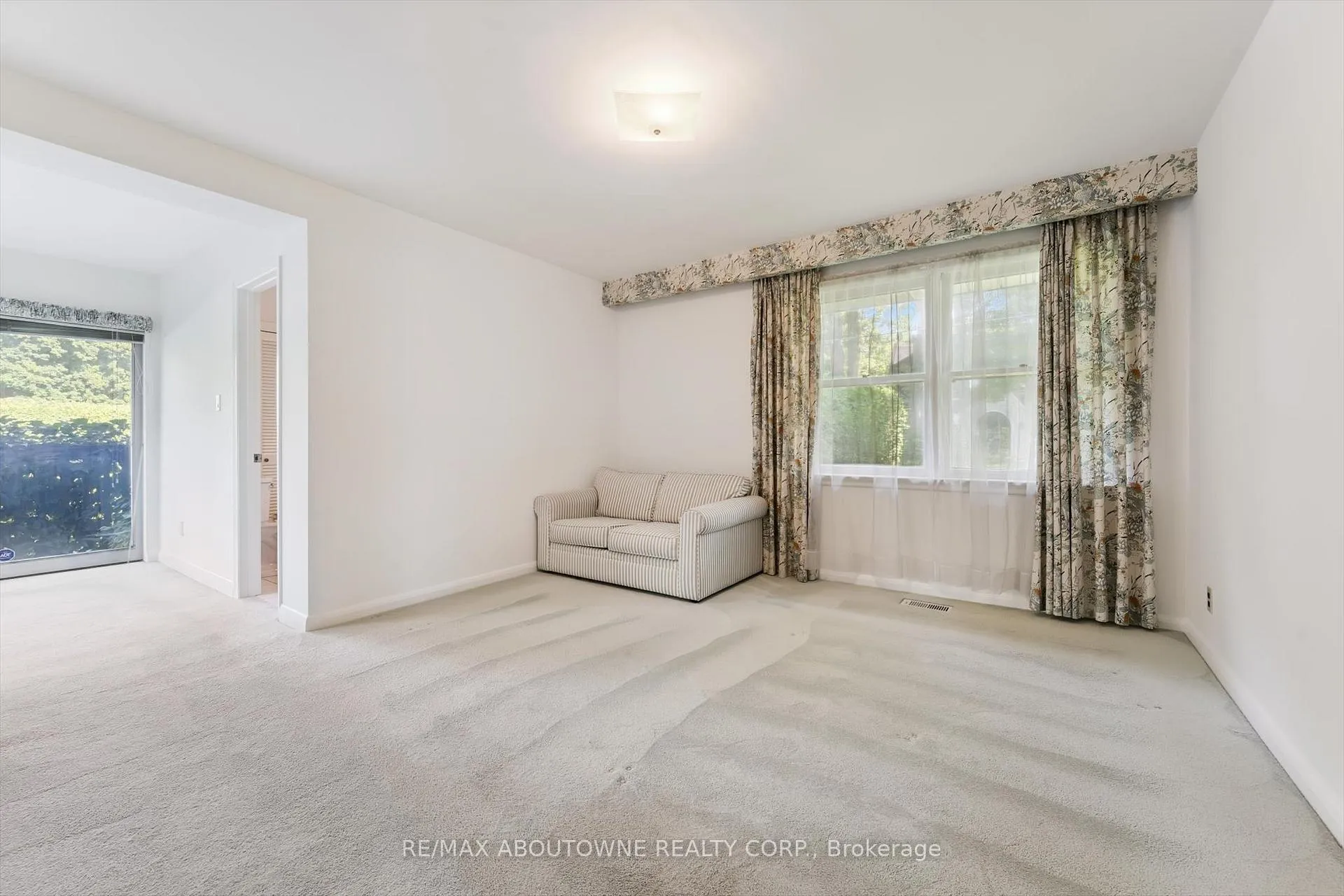 Photo 15 of 1095 Linbrook Road, Oakville, Morrison — HOMEH