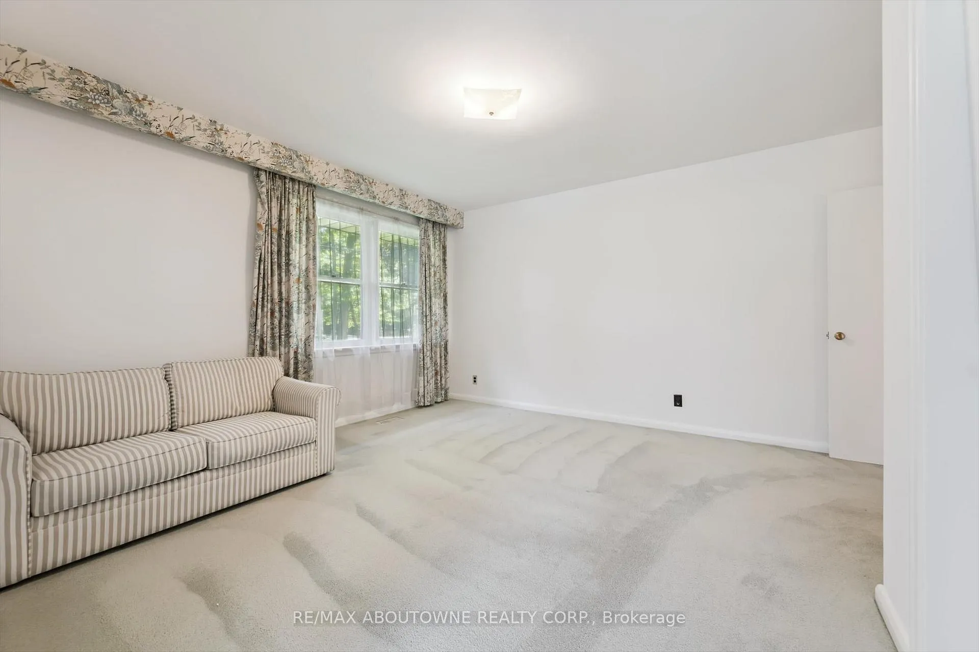 Photo 16 of 1095 Linbrook Road, Oakville, Morrison — HOMEH