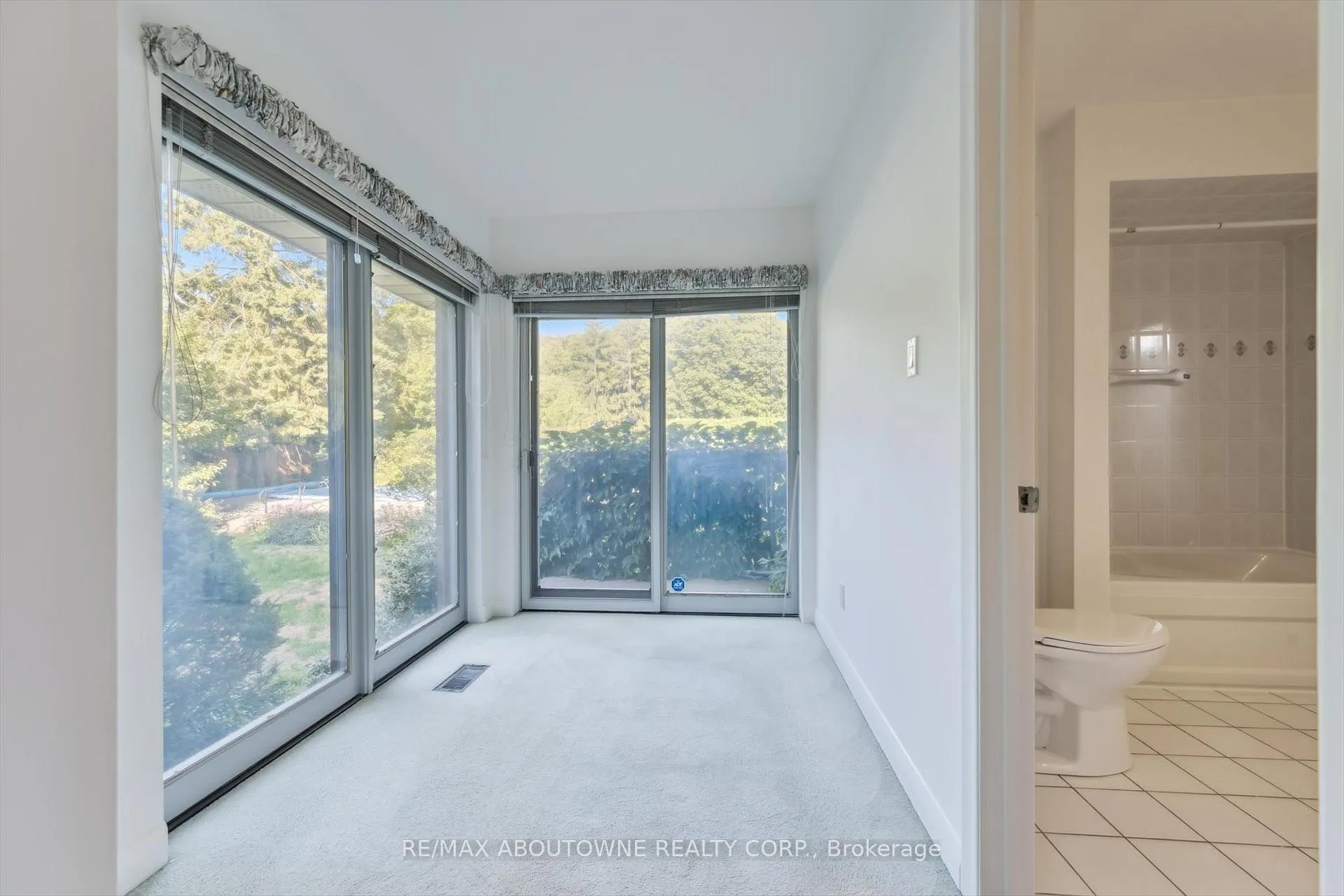 Photo 18 of 1095 Linbrook Road, Oakville, Morrison — HOMEH