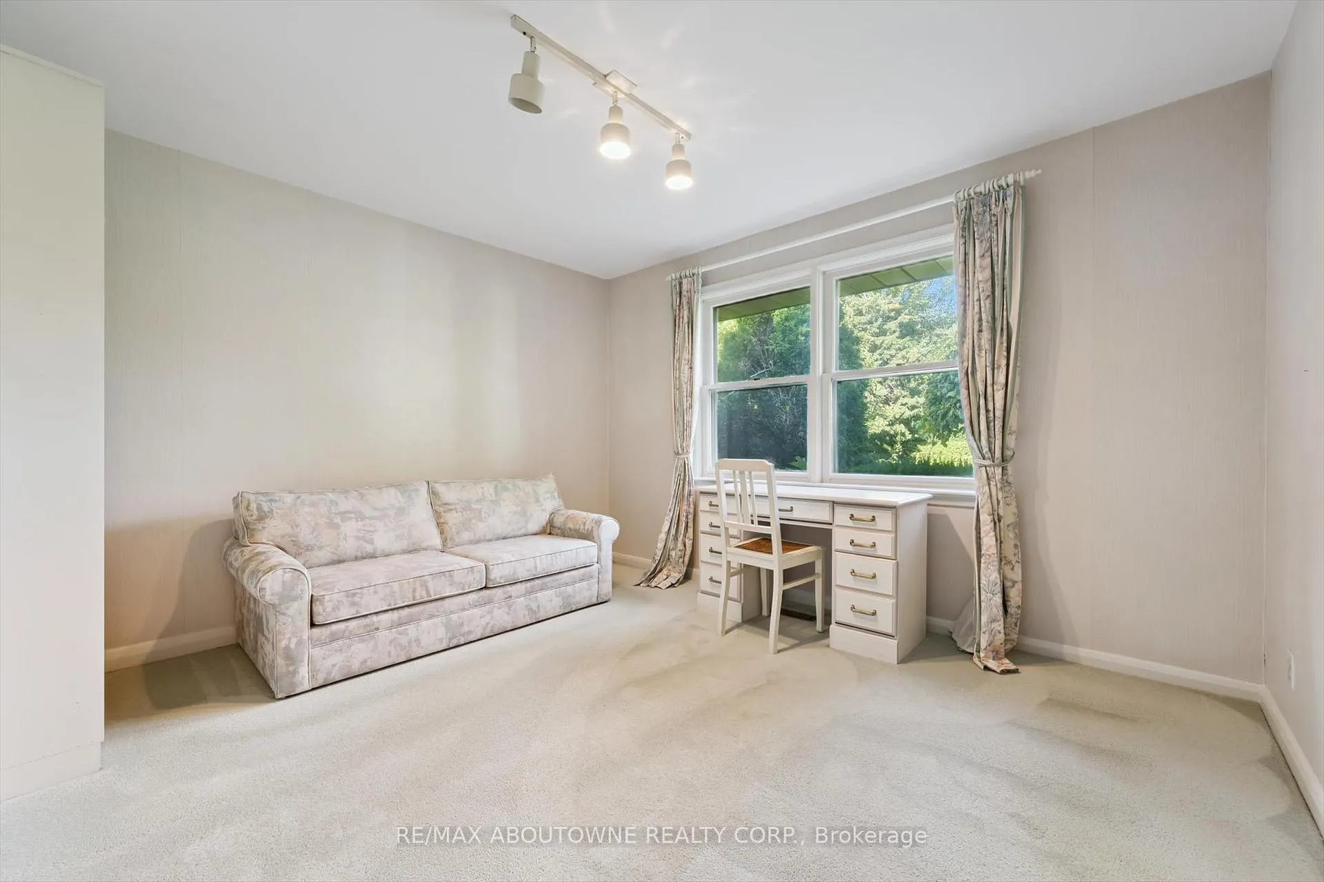 Photo 23 of 1095 Linbrook Road, Oakville, Morrison — HOMEH