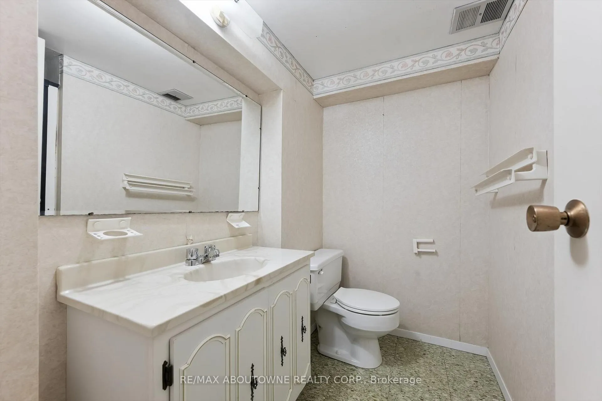 Photo 32 of 1095 Linbrook Road, Oakville, Morrison — HOMEH