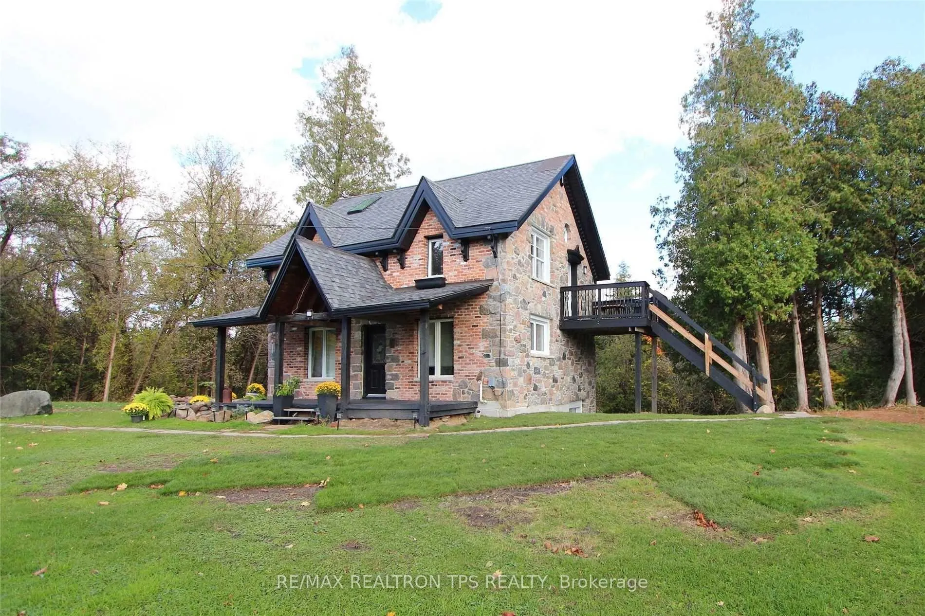 Photo 2 of Unit 1, 54 Lawson Road, Clarington, Courtice — HOMEH
