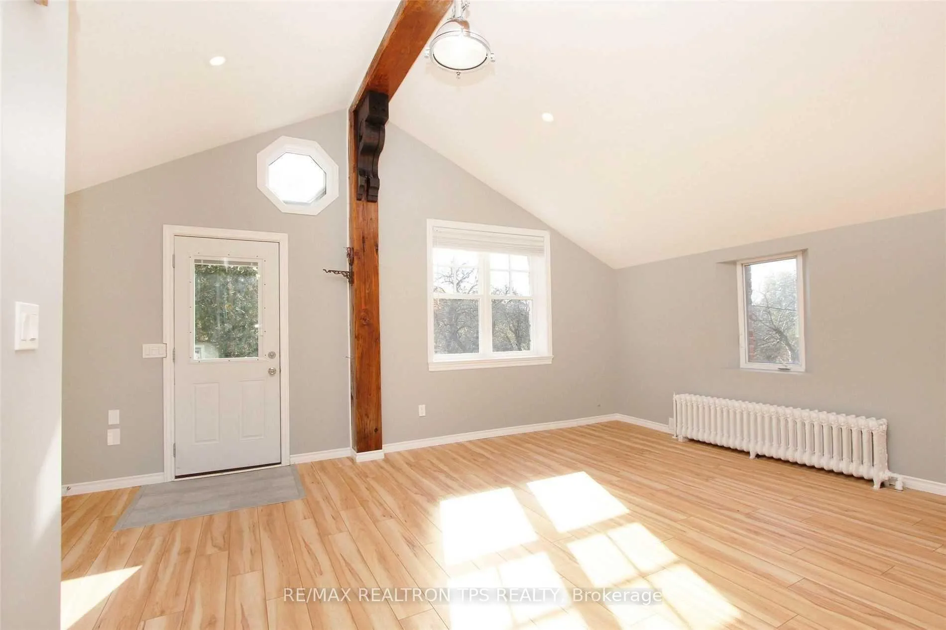 Photo 7 of Unit 1, 54 Lawson Road, Clarington, Courtice — HOMEH