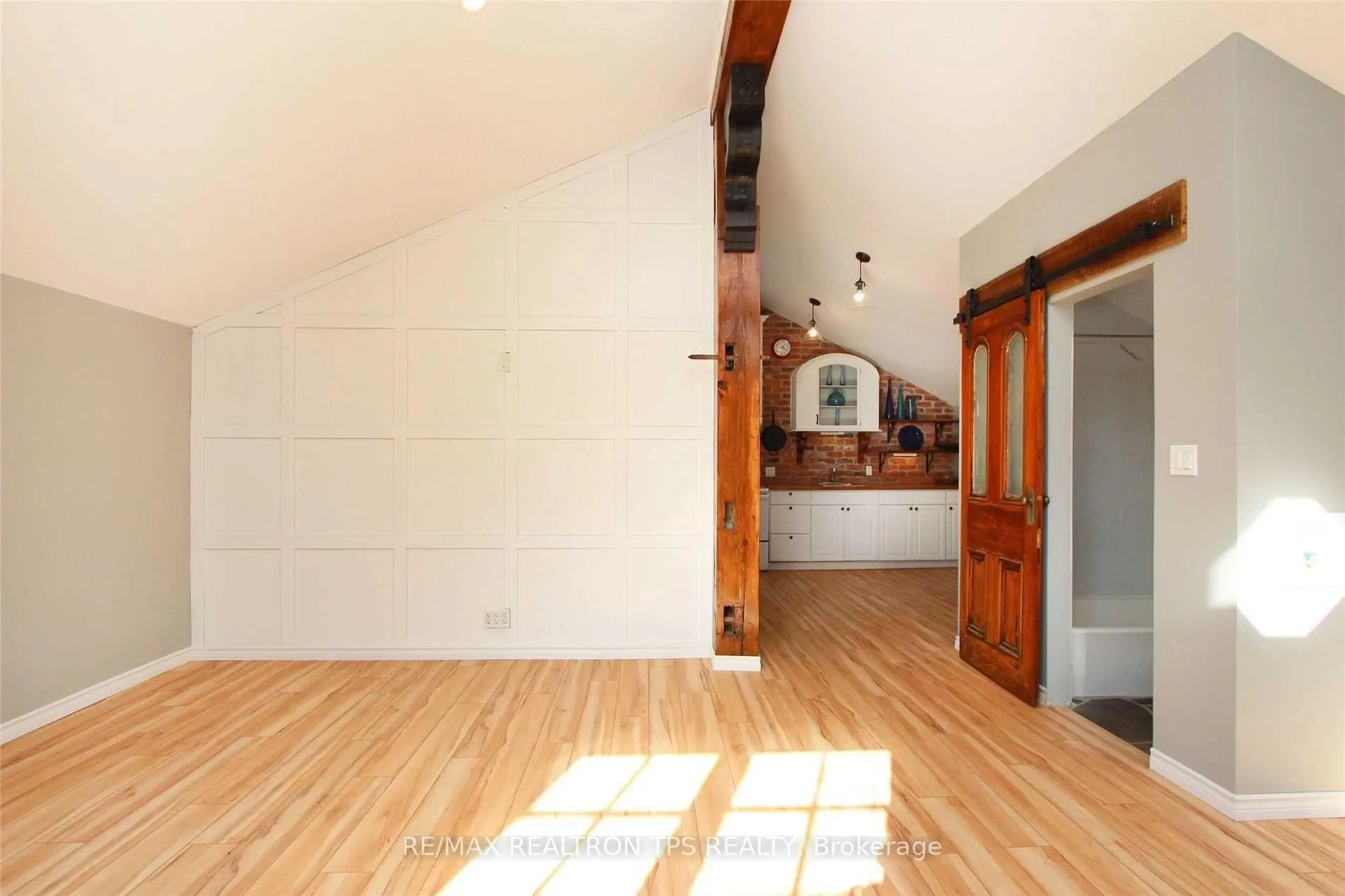 Photo 9 of Unit 1, 54 Lawson Road, Clarington, Courtice — HOMEH