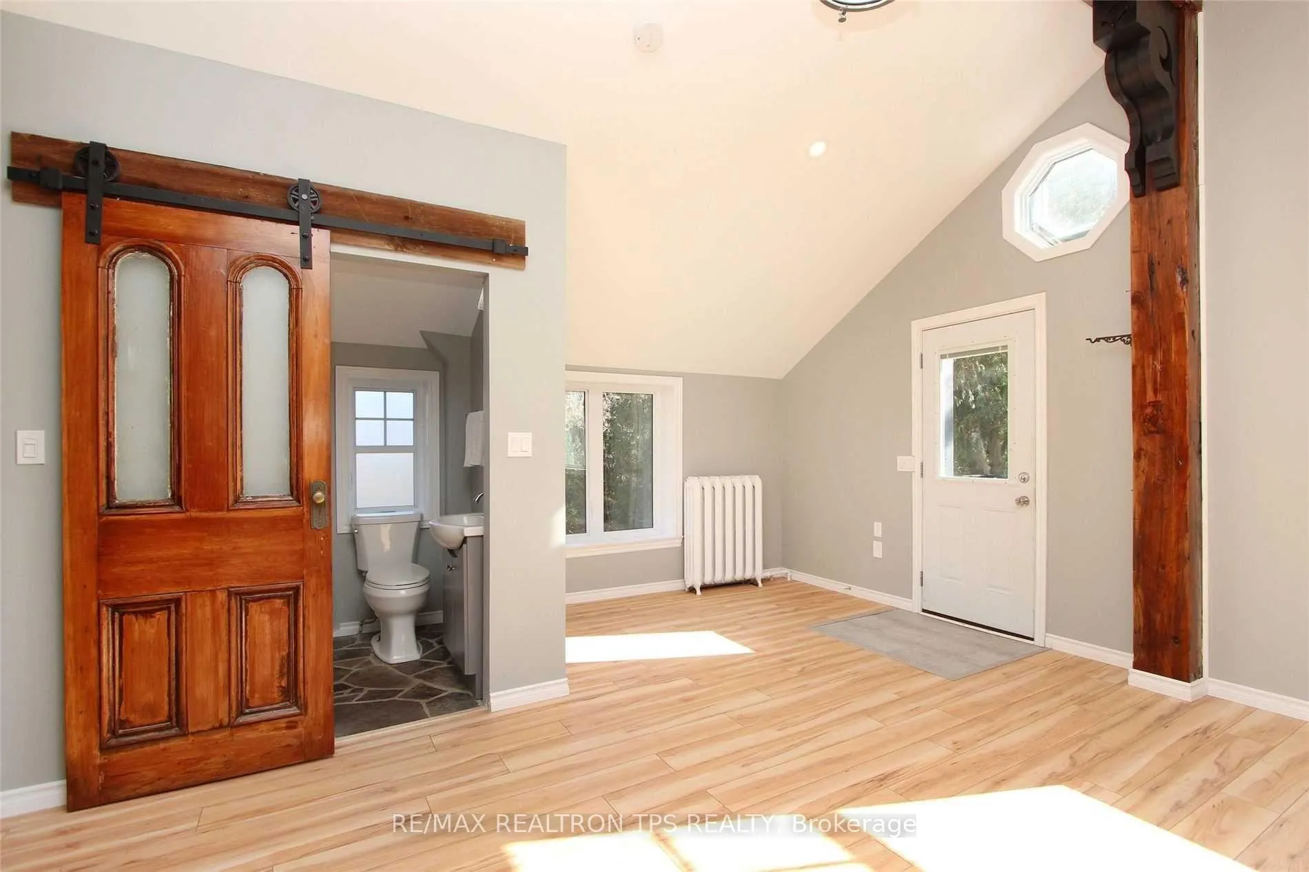 Photo 11 of Unit 1, 54 Lawson Road, Clarington, Courtice — HOMEH