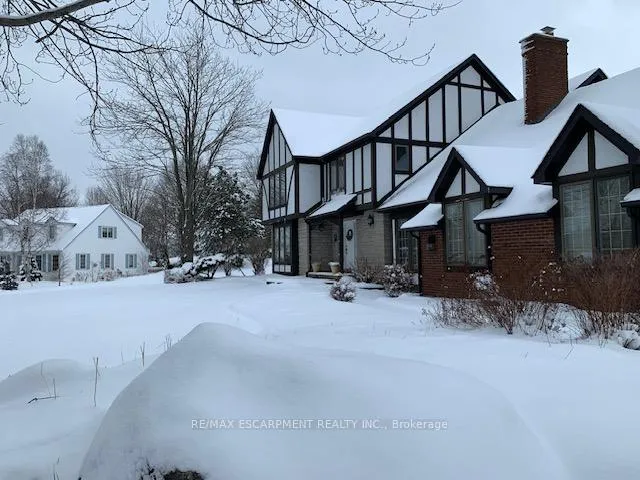 Photo 2 of 22 Weneil Drive, Hamilton, Freelton — HOMEH