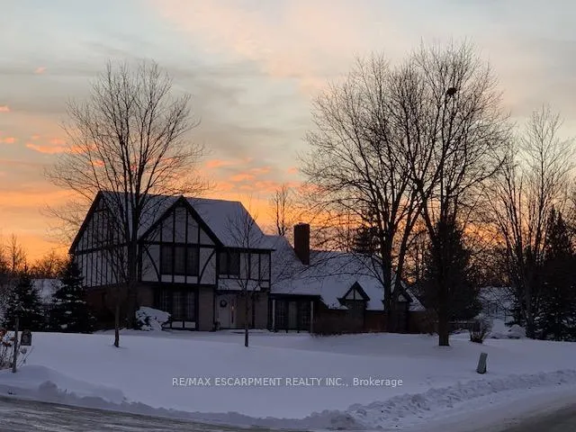 Photo 4 of 22 Weneil Drive, Hamilton, Freelton — HOMEH