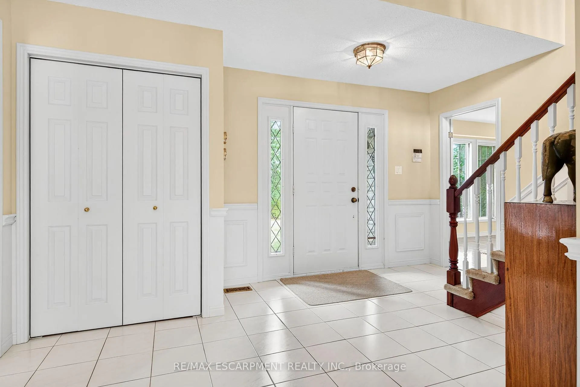 Photo 7 of 22 Weneil Drive, Hamilton, Freelton — HOMEH