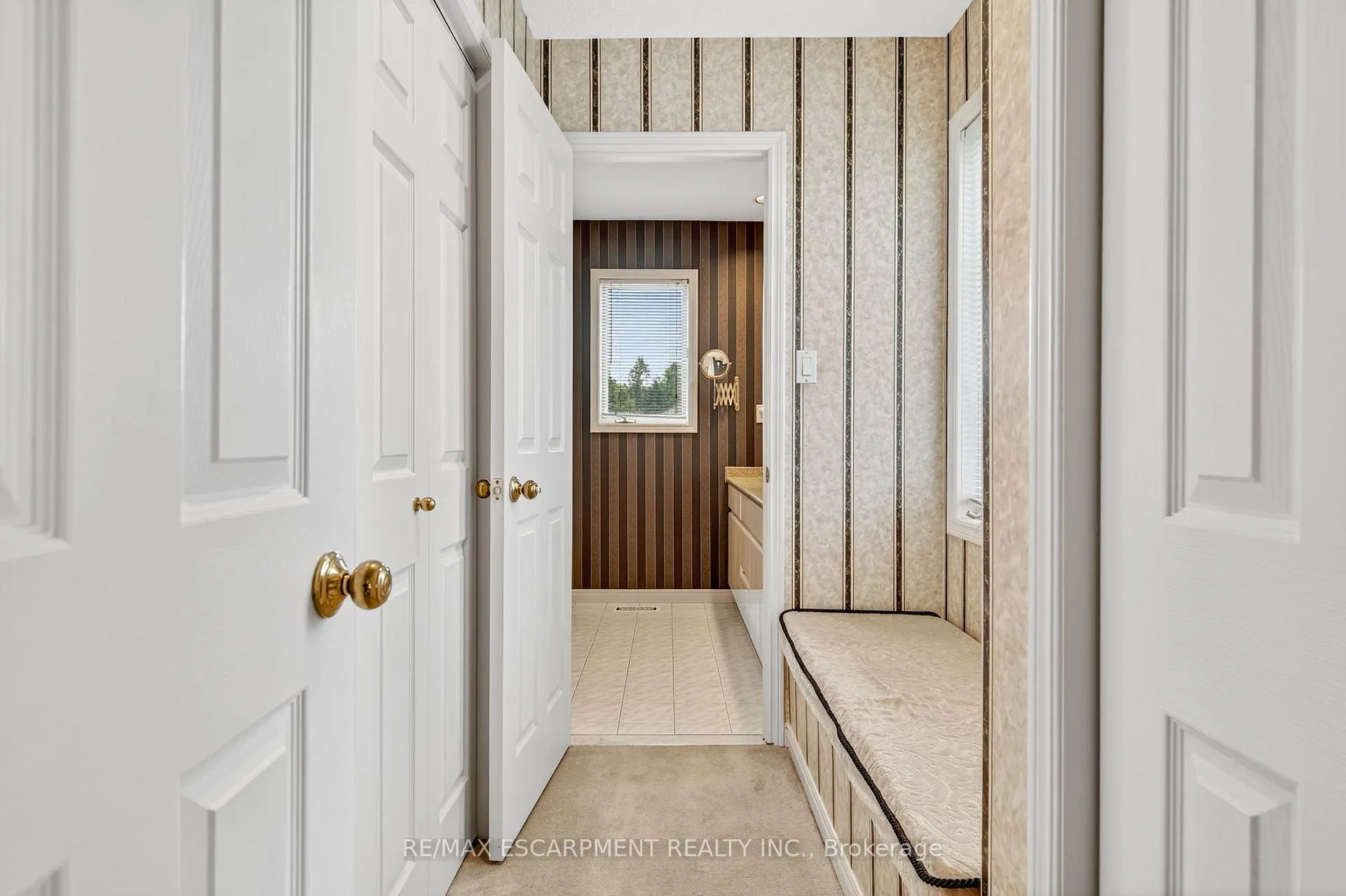 Photo 35 of 22 Weneil Drive, Hamilton, Freelton — HOMEH