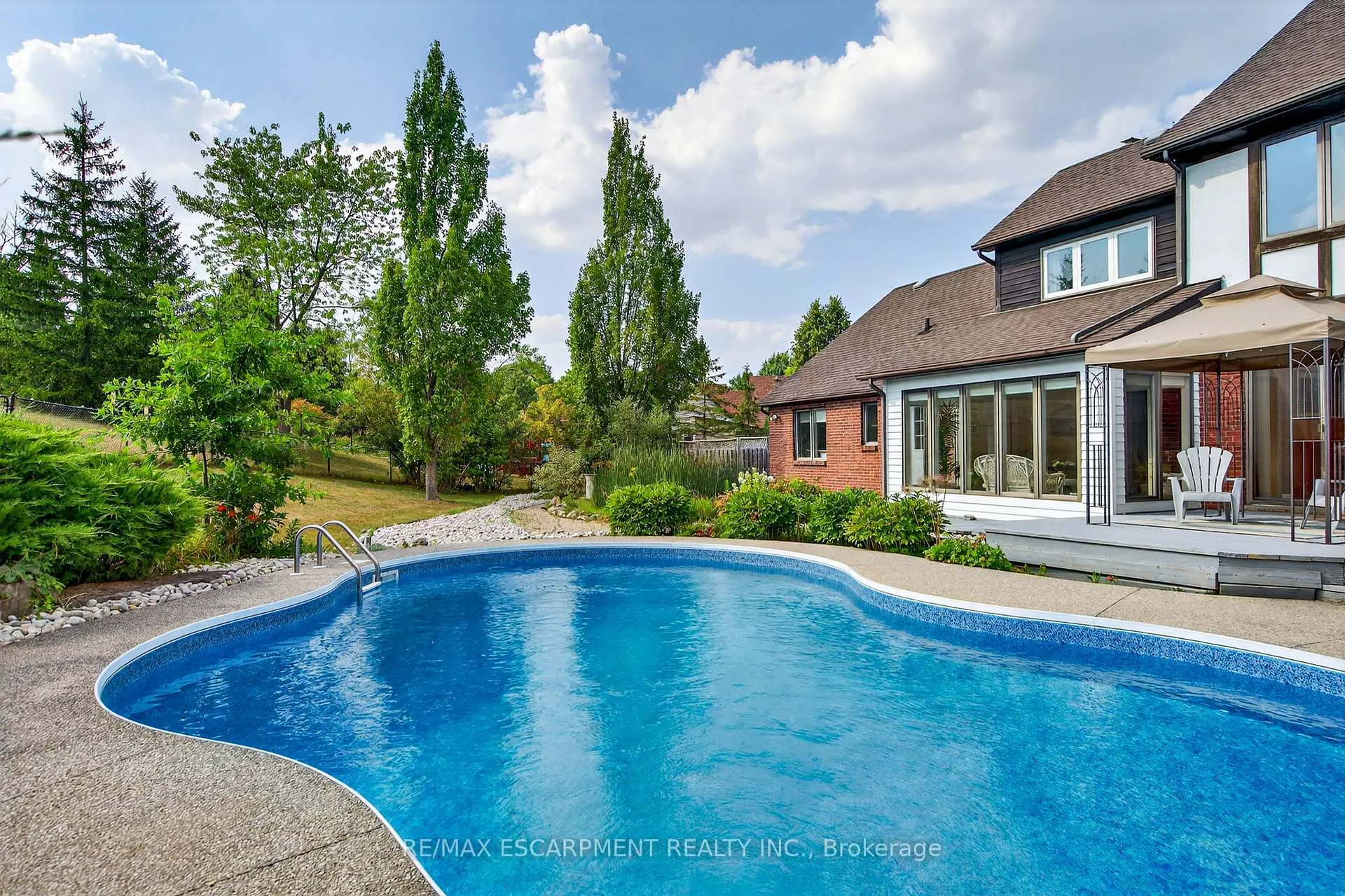 Photo 46 of 22 Weneil Drive, Hamilton, Freelton — HOMEH